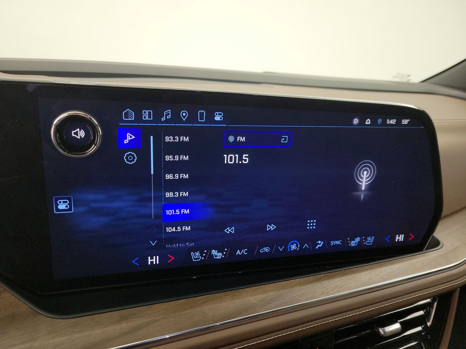 Thumbnail: 2025 Chevrolet Suburban - 16