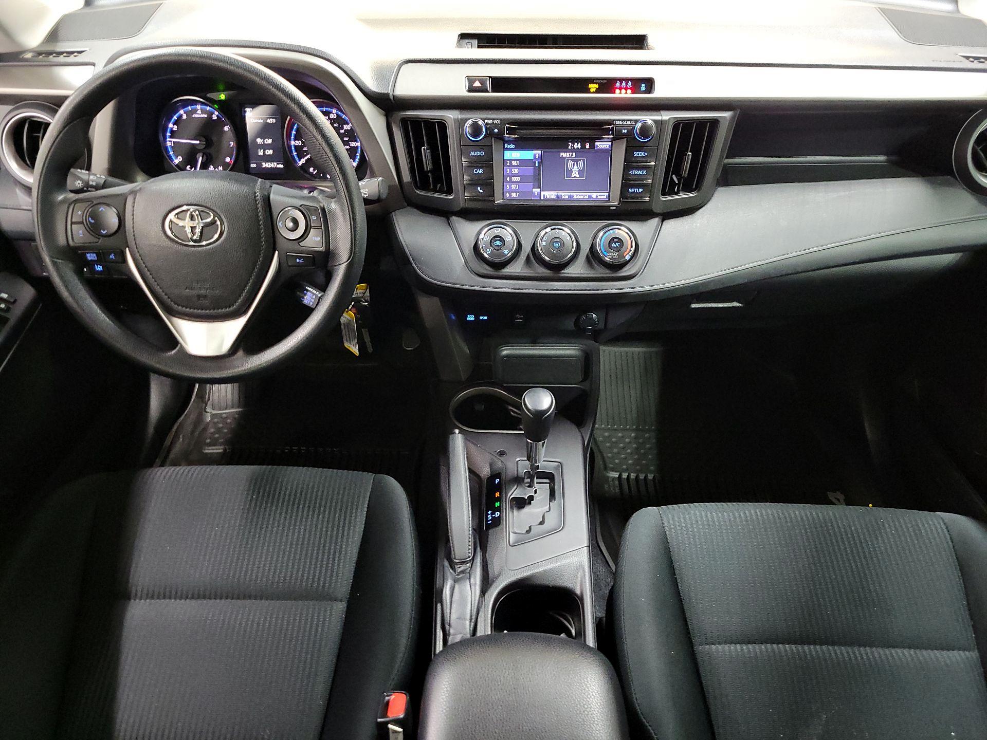 Thumbnail: 2018 Toyota RAV4 - 9