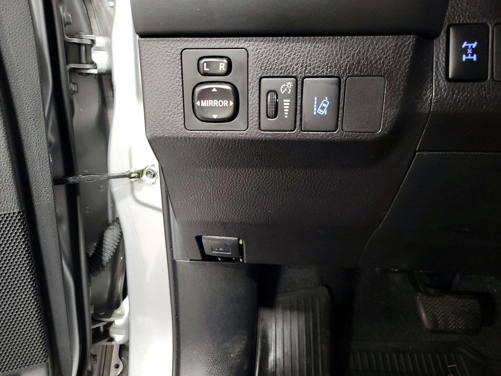 Thumbnail: 2018 Toyota RAV4 - 13