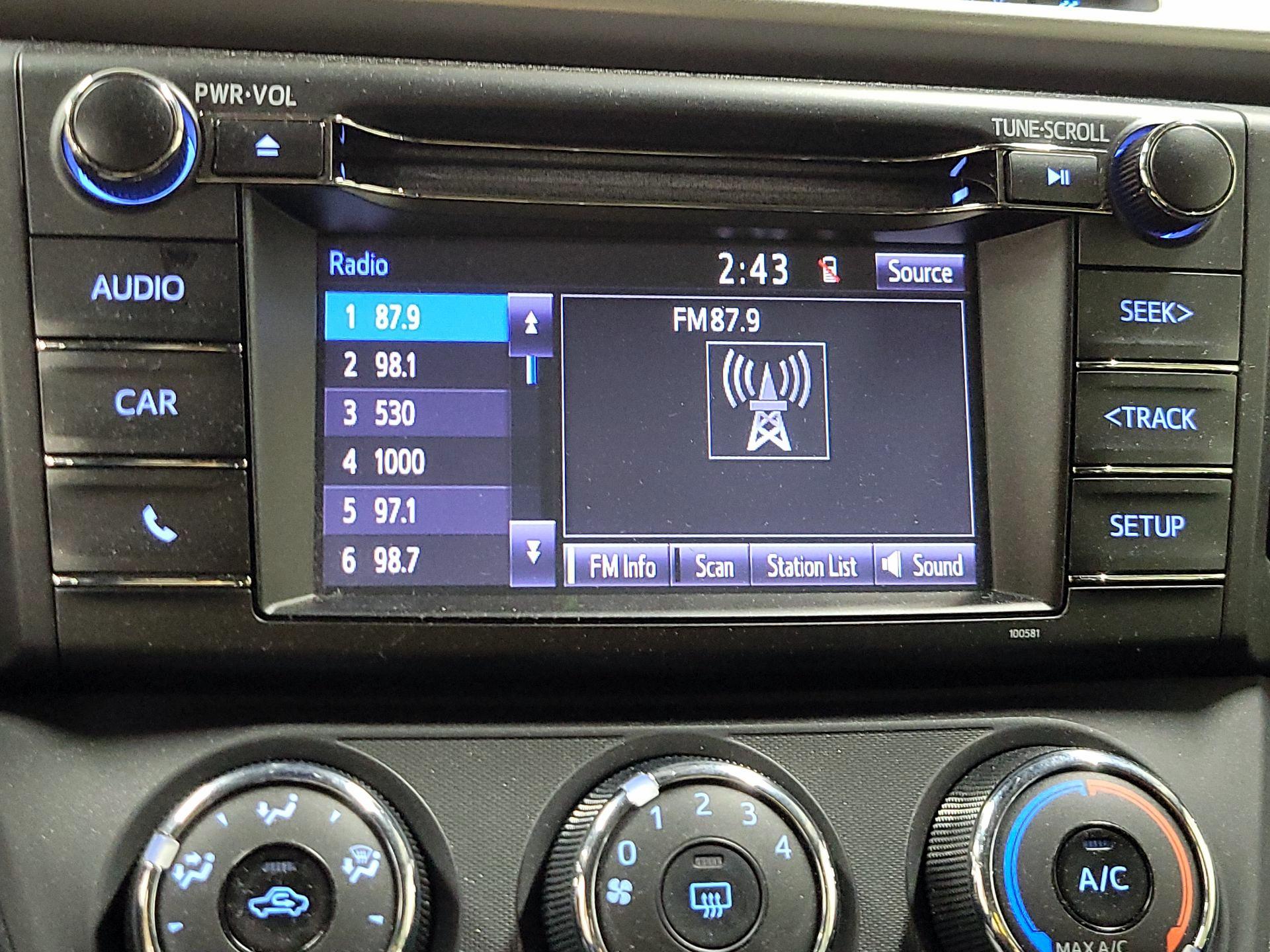 Thumbnail: 2018 Toyota RAV4 - 15