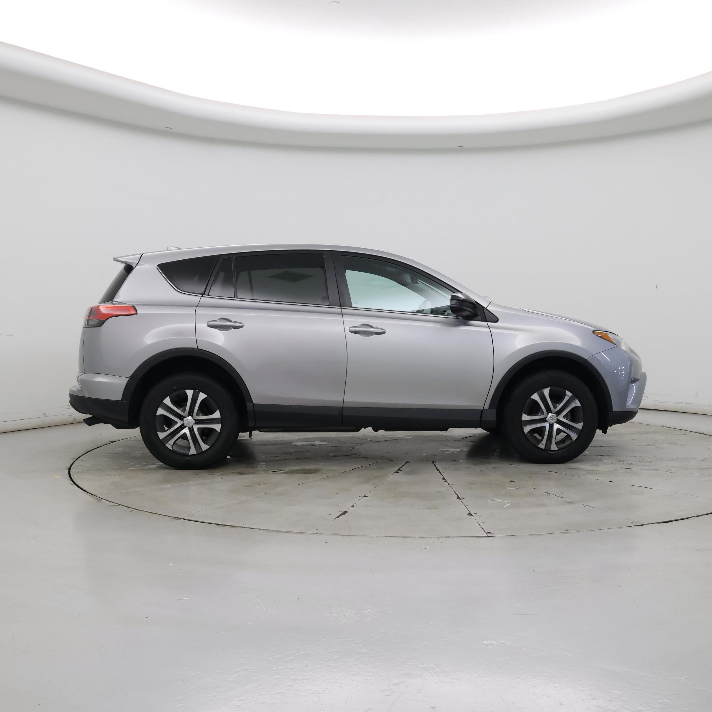 Thumbnail: 2018 Toyota RAV4 - 7