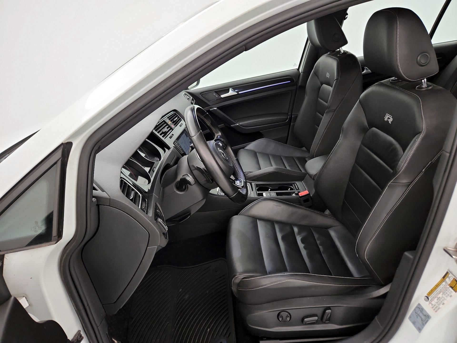 Thumbnail: 2017 Volkswagen Golf - 11