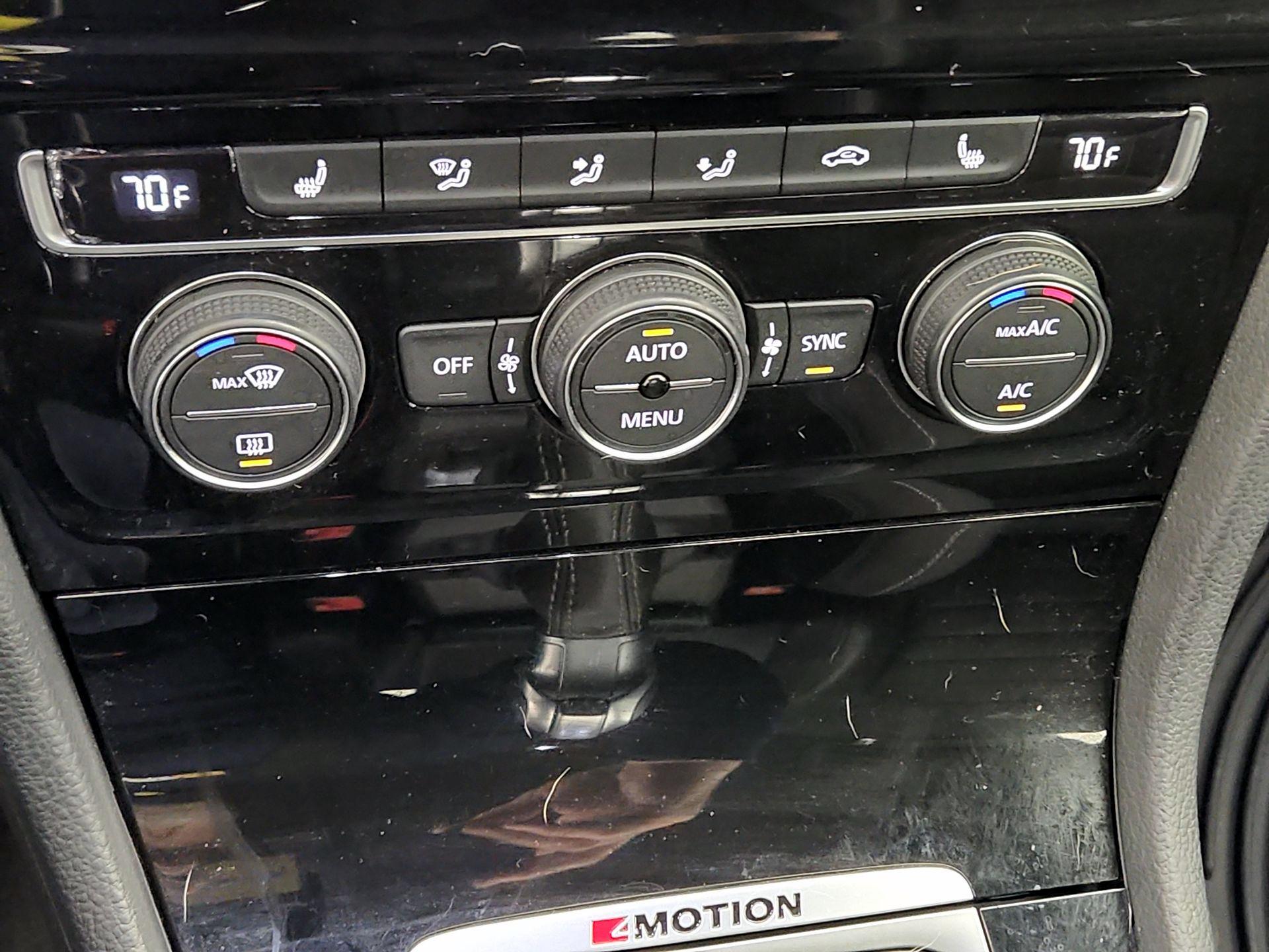 Thumbnail: 2017 Volkswagen Golf - 17