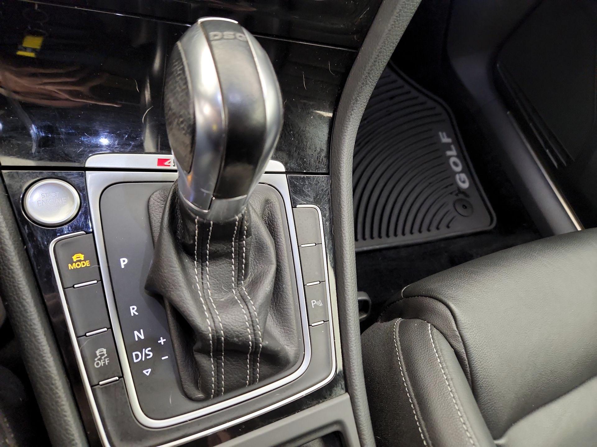 Thumbnail: 2017 Volkswagen Golf - 18