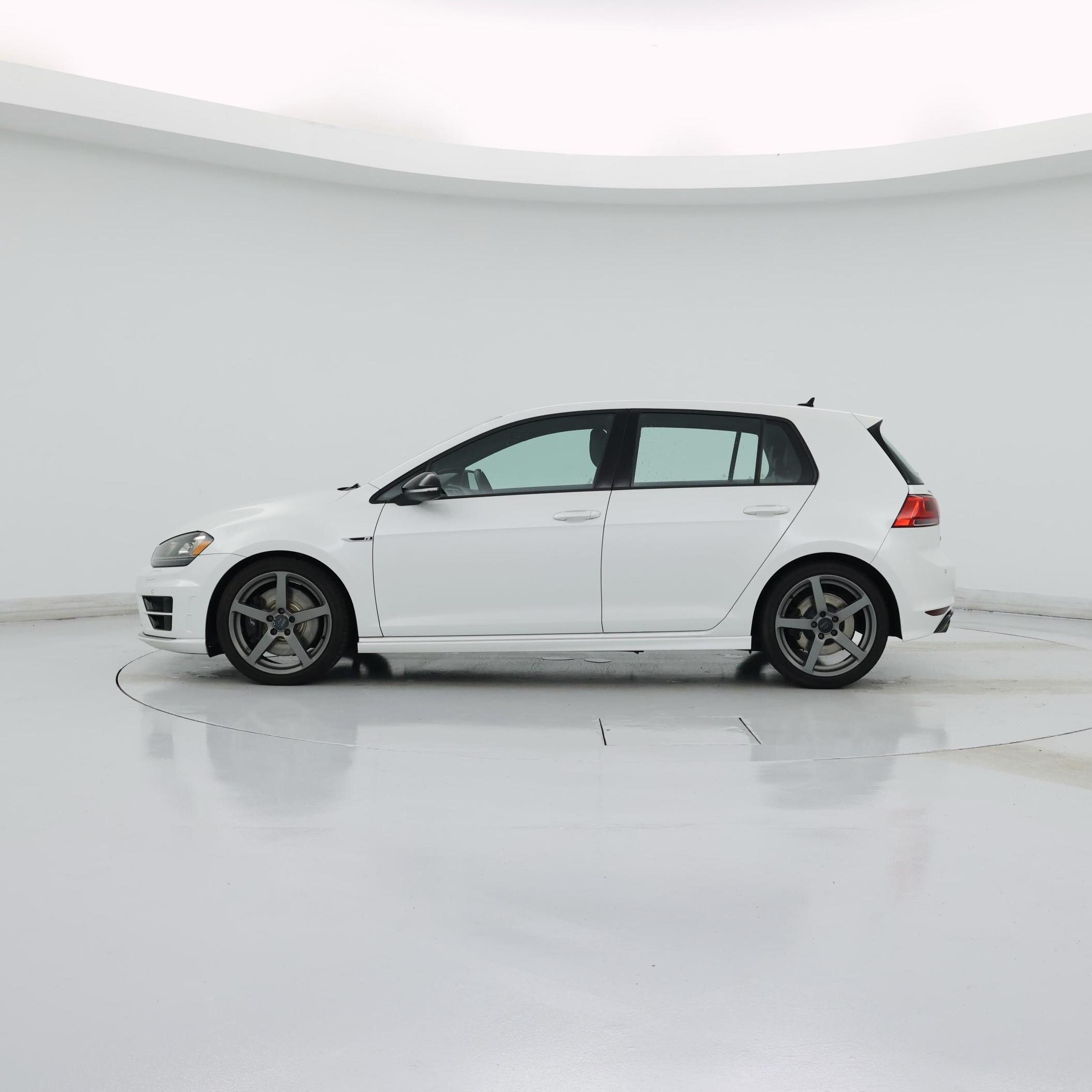 Thumbnail: 2017 Volkswagen Golf - 3