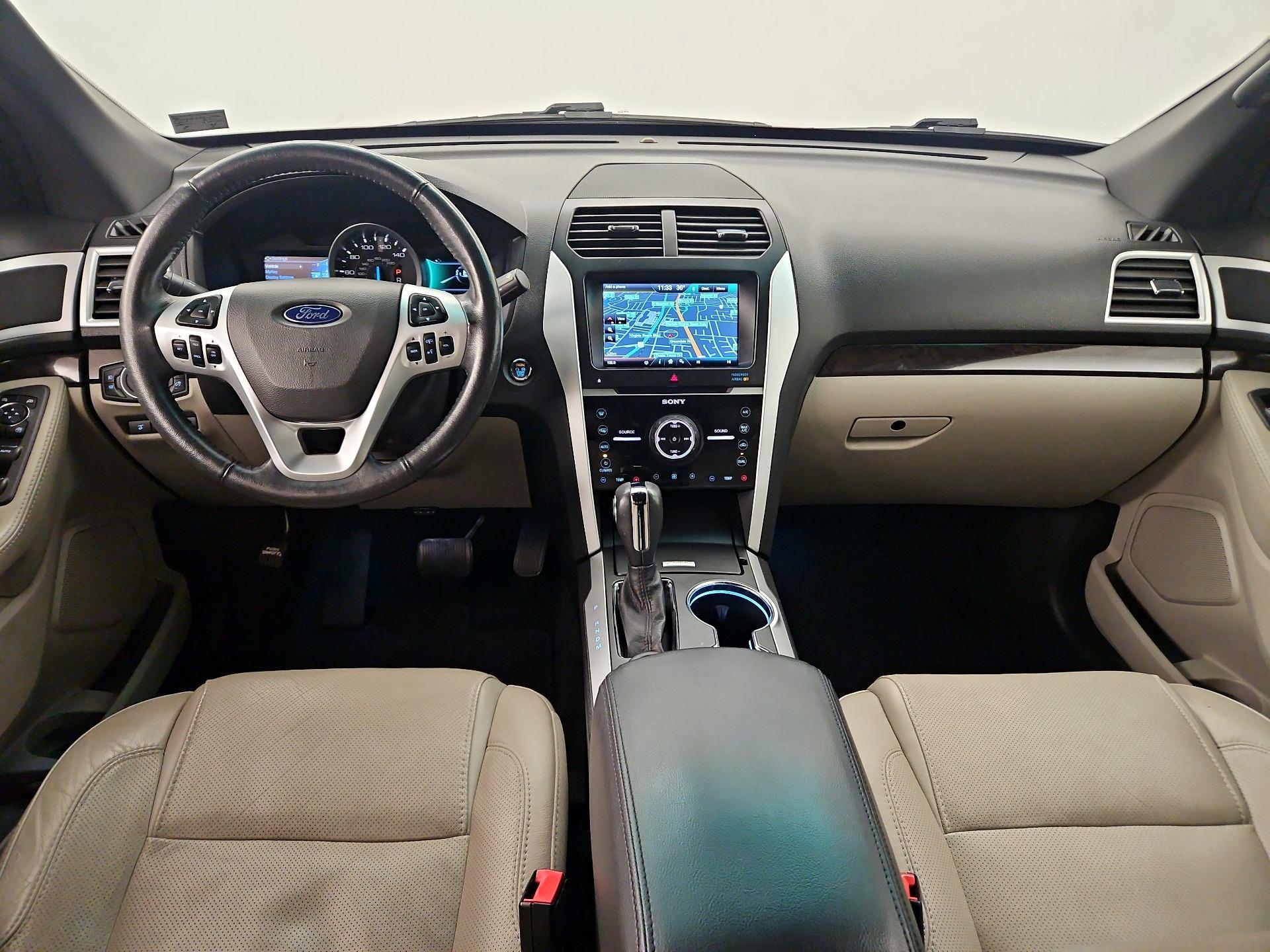 Thumbnail: 2015 Ford Explorer - 9