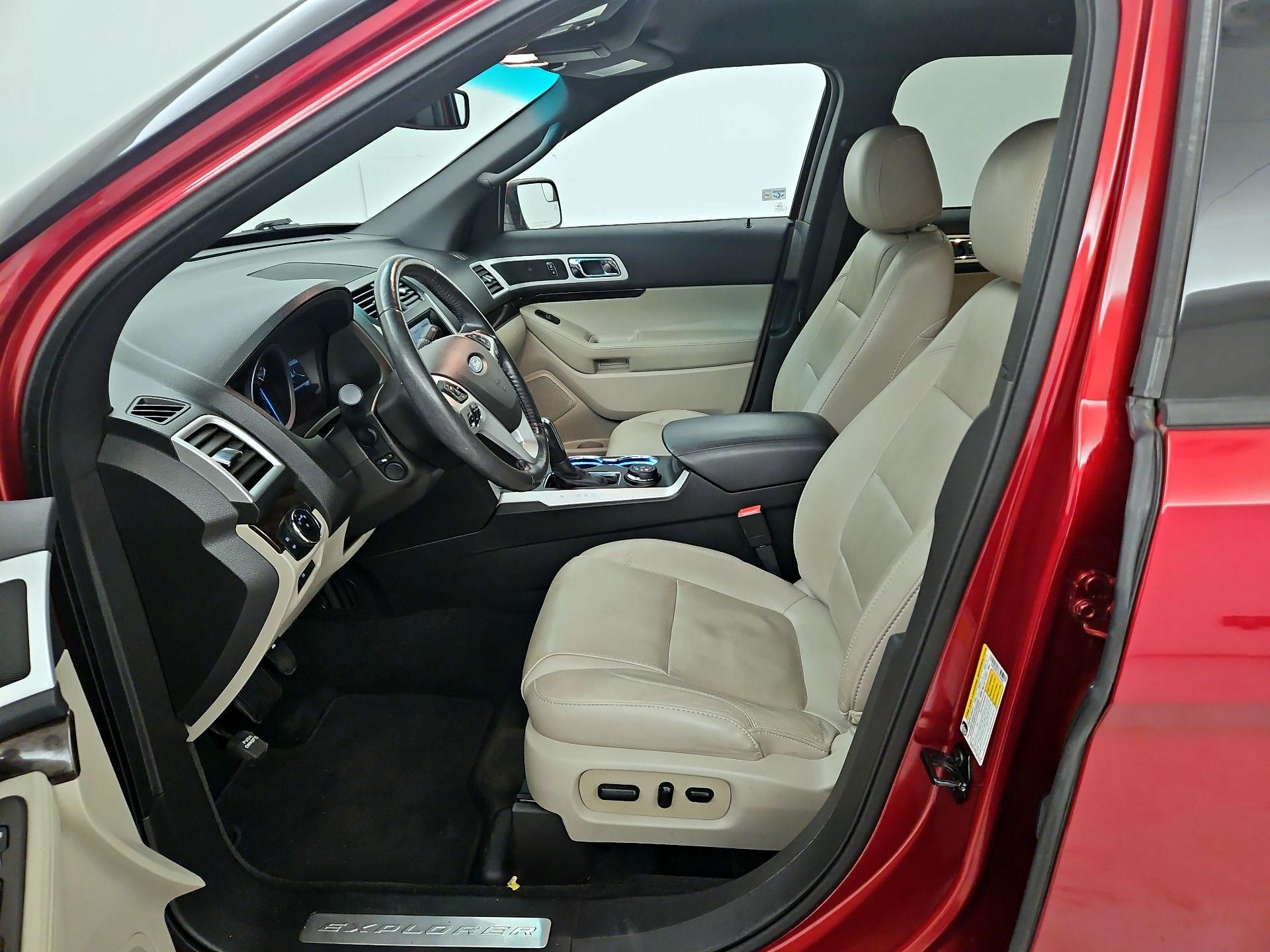 Thumbnail: 2015 Ford Explorer - 11