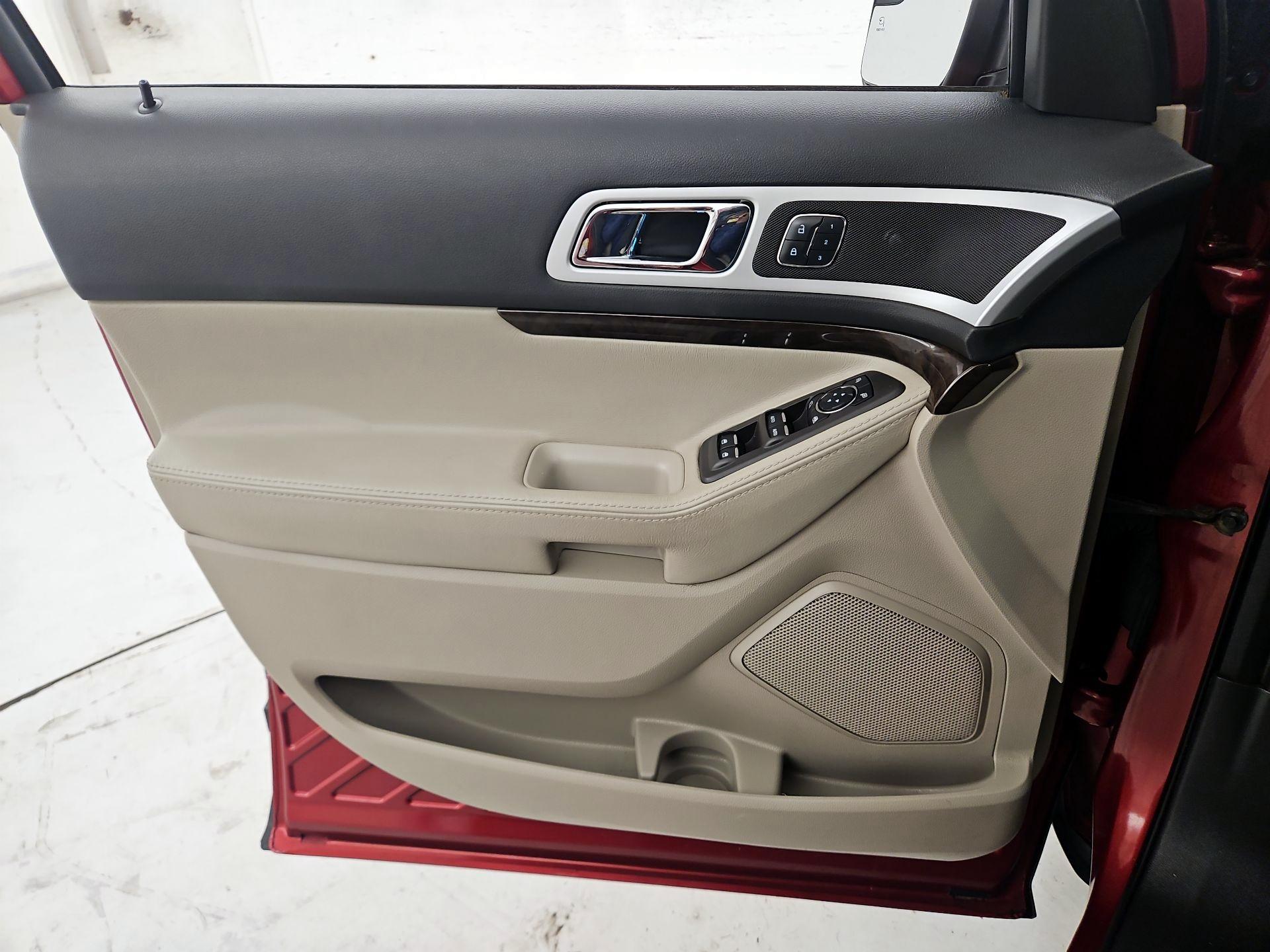 Thumbnail: 2015 Ford Explorer - 12