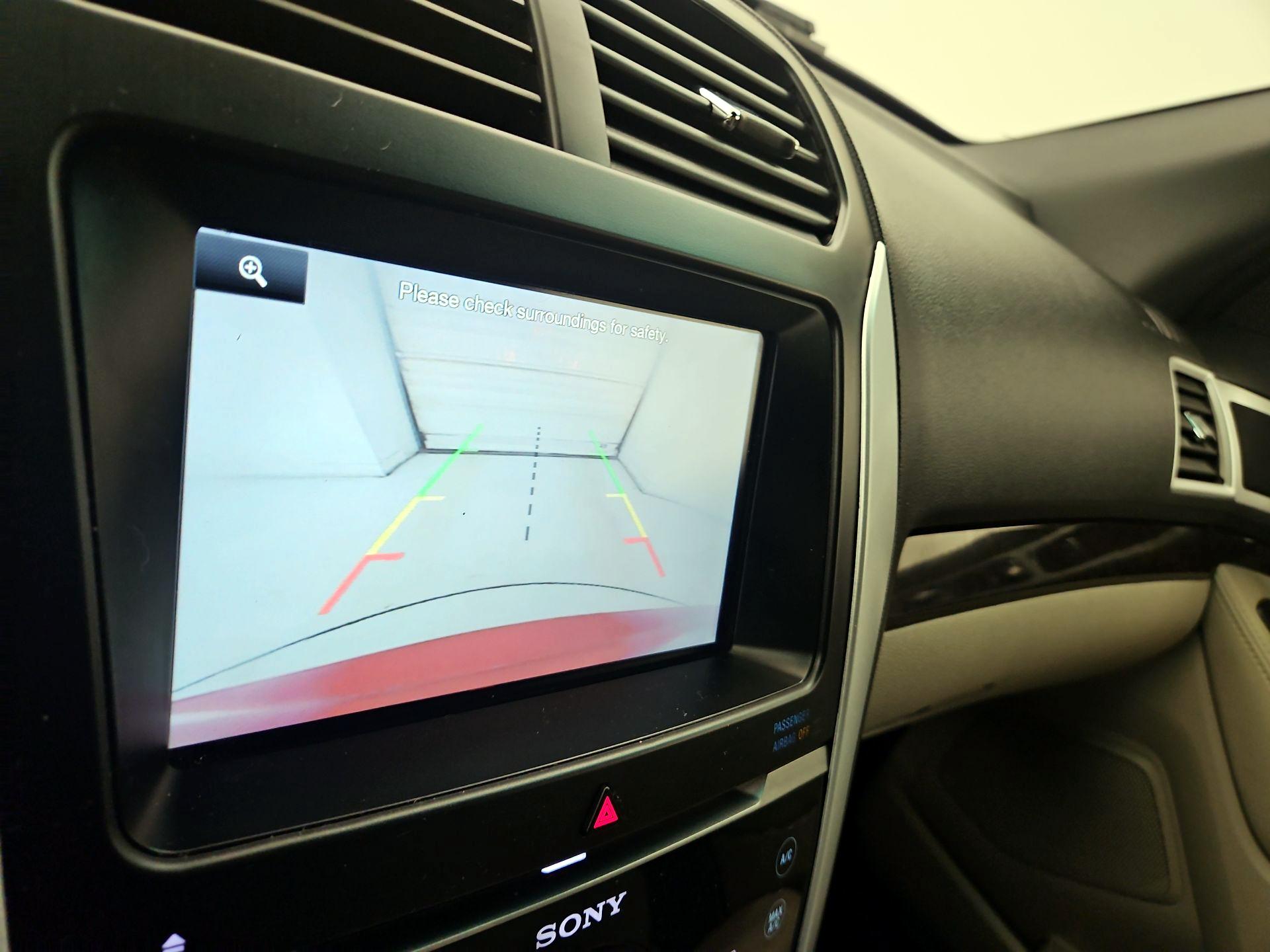 Thumbnail: 2015 Ford Explorer - 15