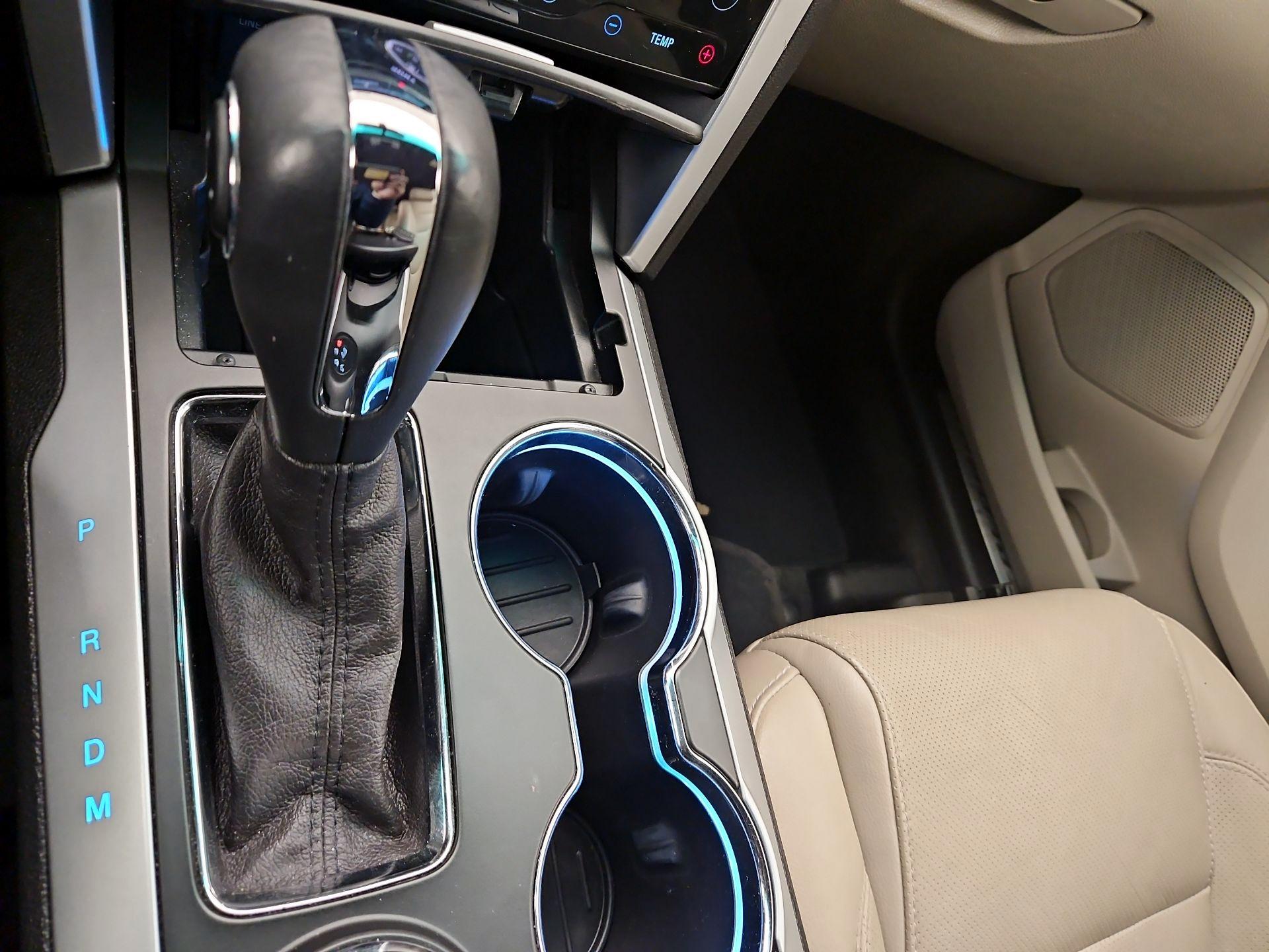 Thumbnail: 2015 Ford Explorer - 18