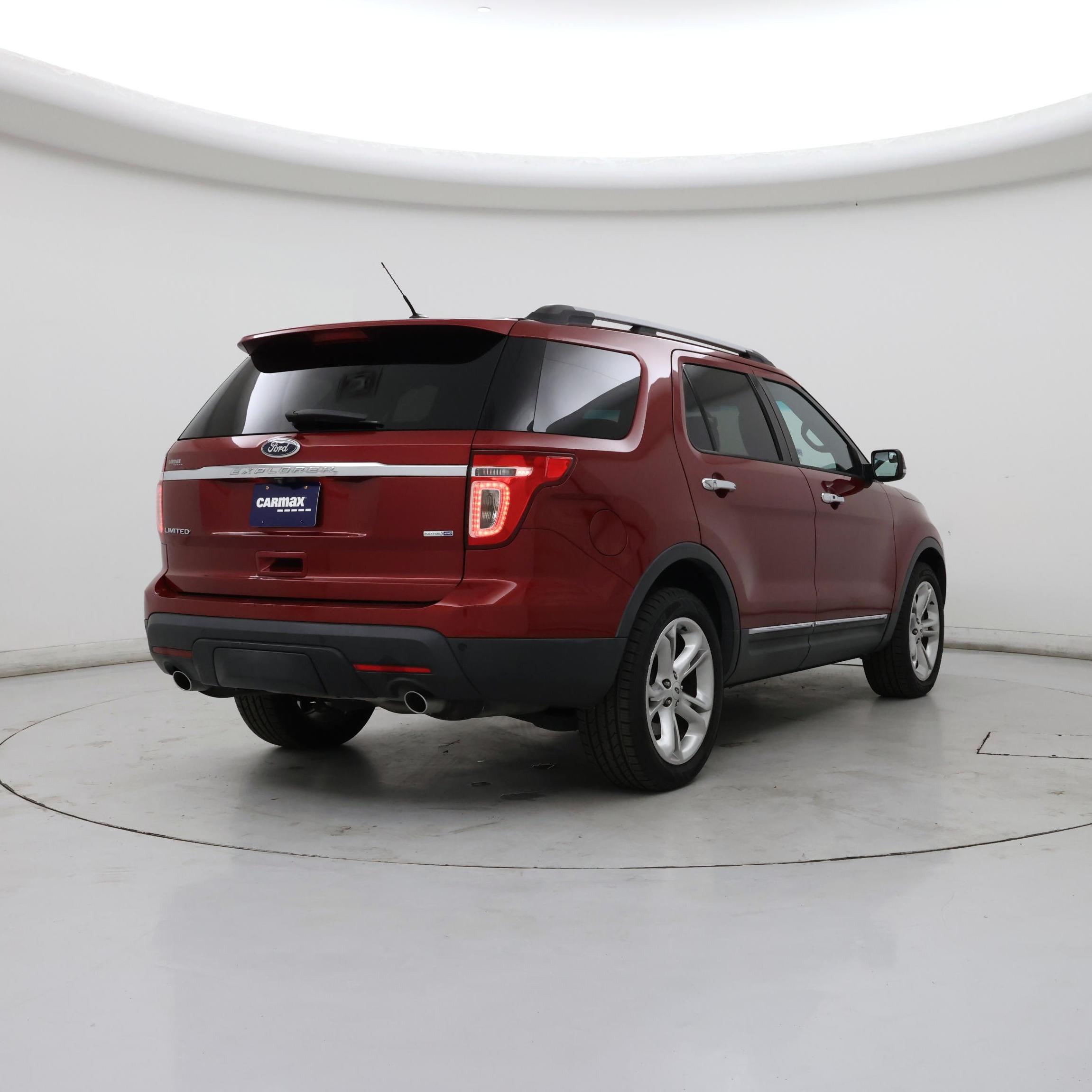 Thumbnail: 2015 Ford Explorer - 8