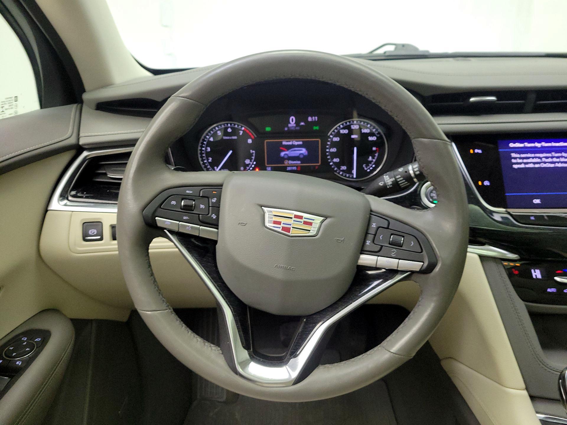 Thumbnail: 2022 Cadillac XT6 - 10