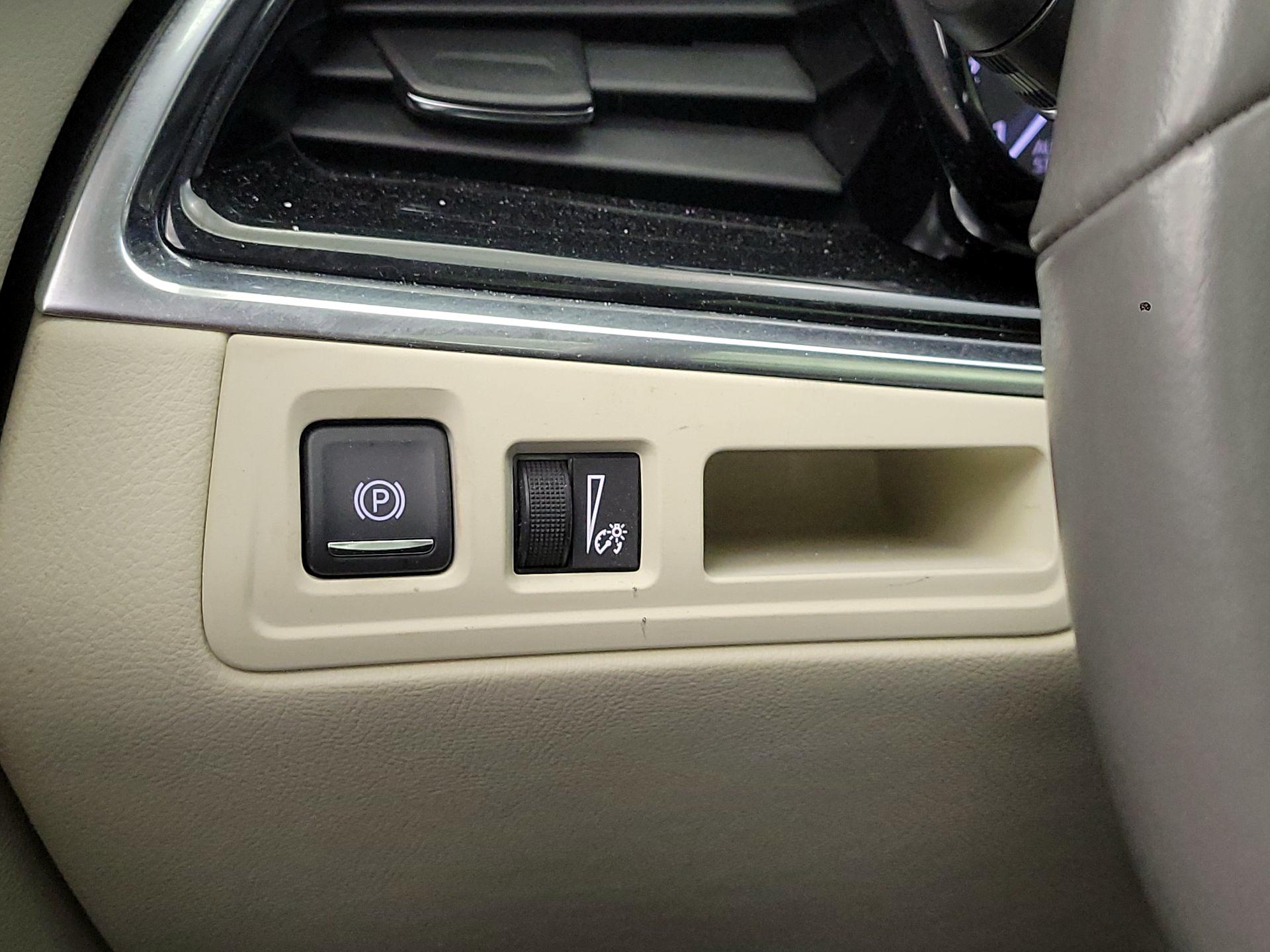 Thumbnail: 2022 Cadillac XT6 - 13