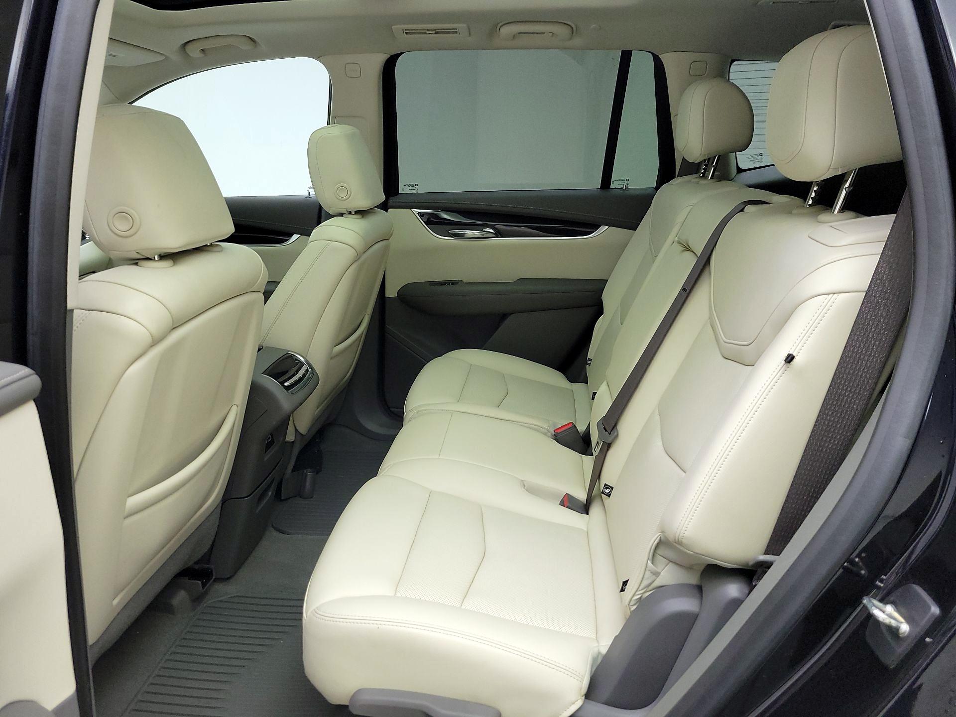 Thumbnail: 2022 Cadillac XT6 - 20