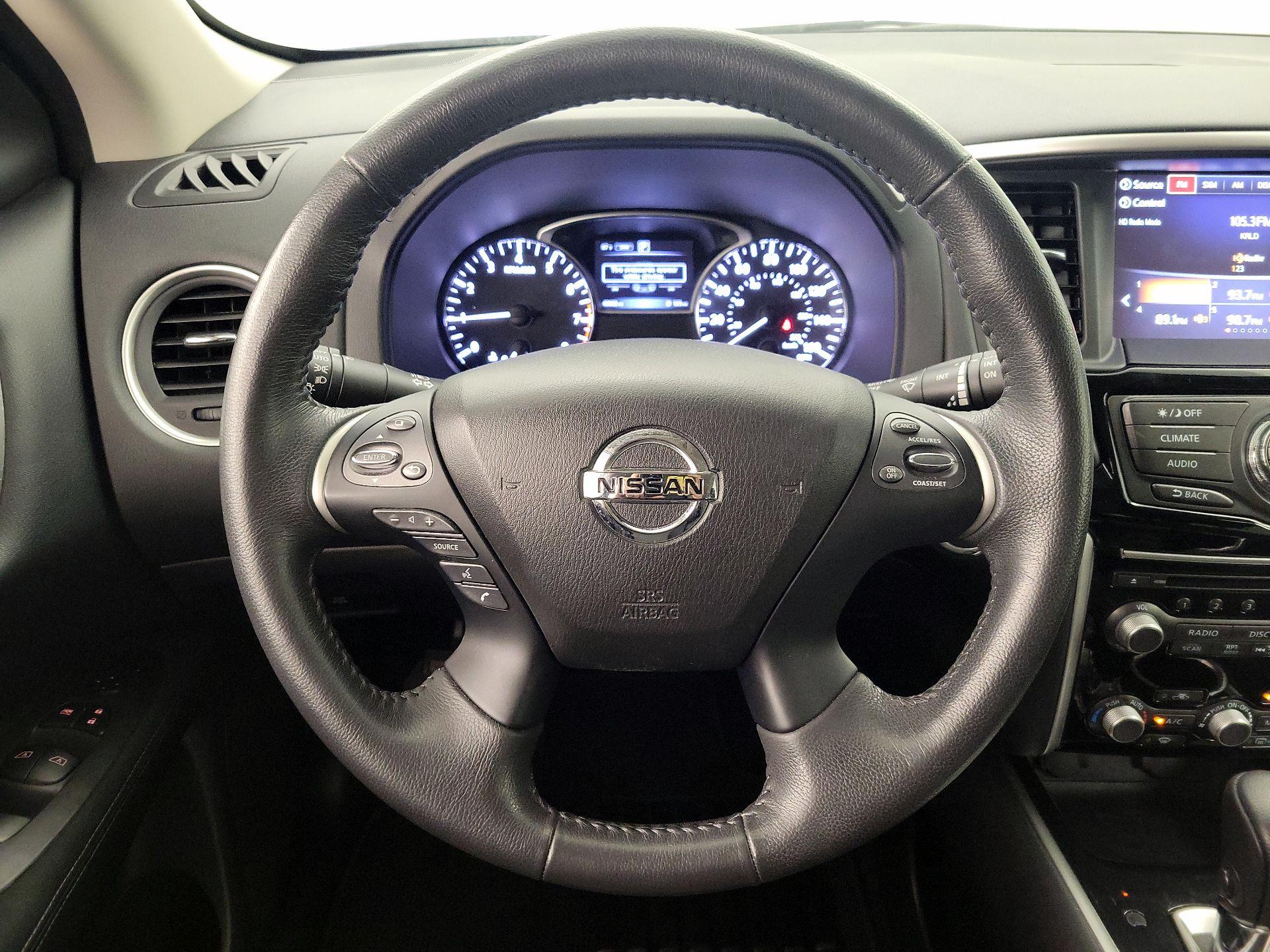 Thumbnail: 2017 Nissan Pathfinder - 10