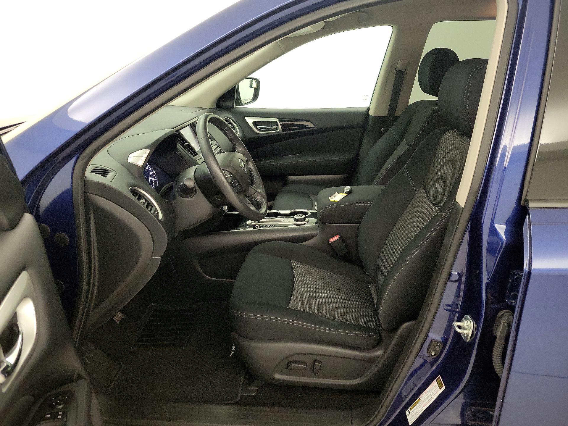 Thumbnail: 2017 Nissan Pathfinder - 11