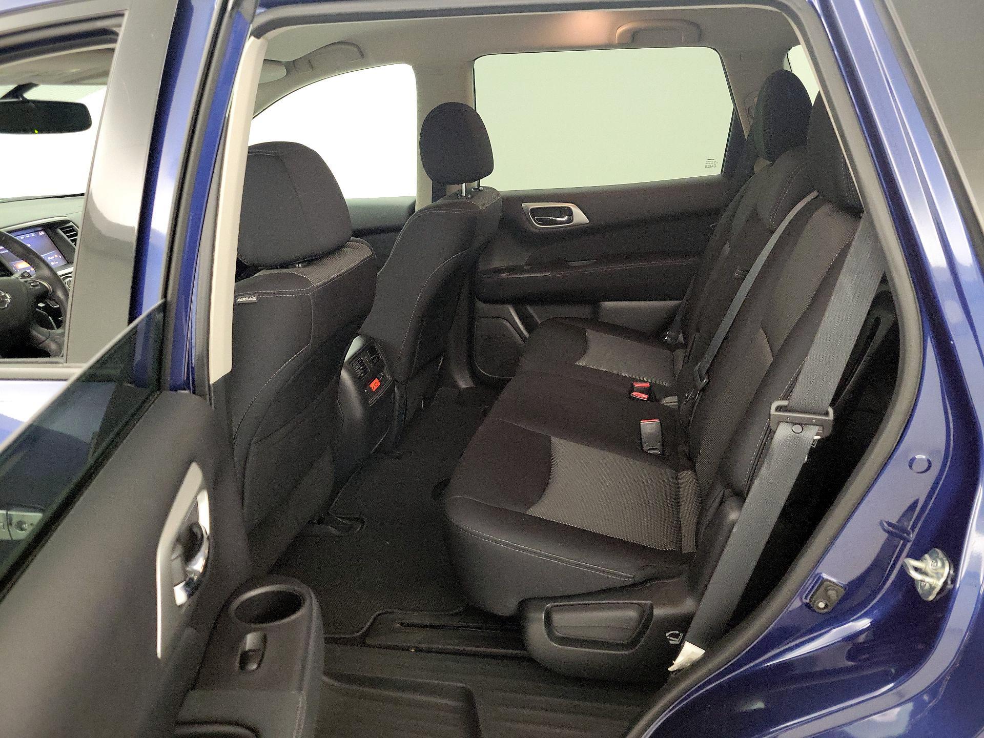 Thumbnail: 2017 Nissan Pathfinder - 19