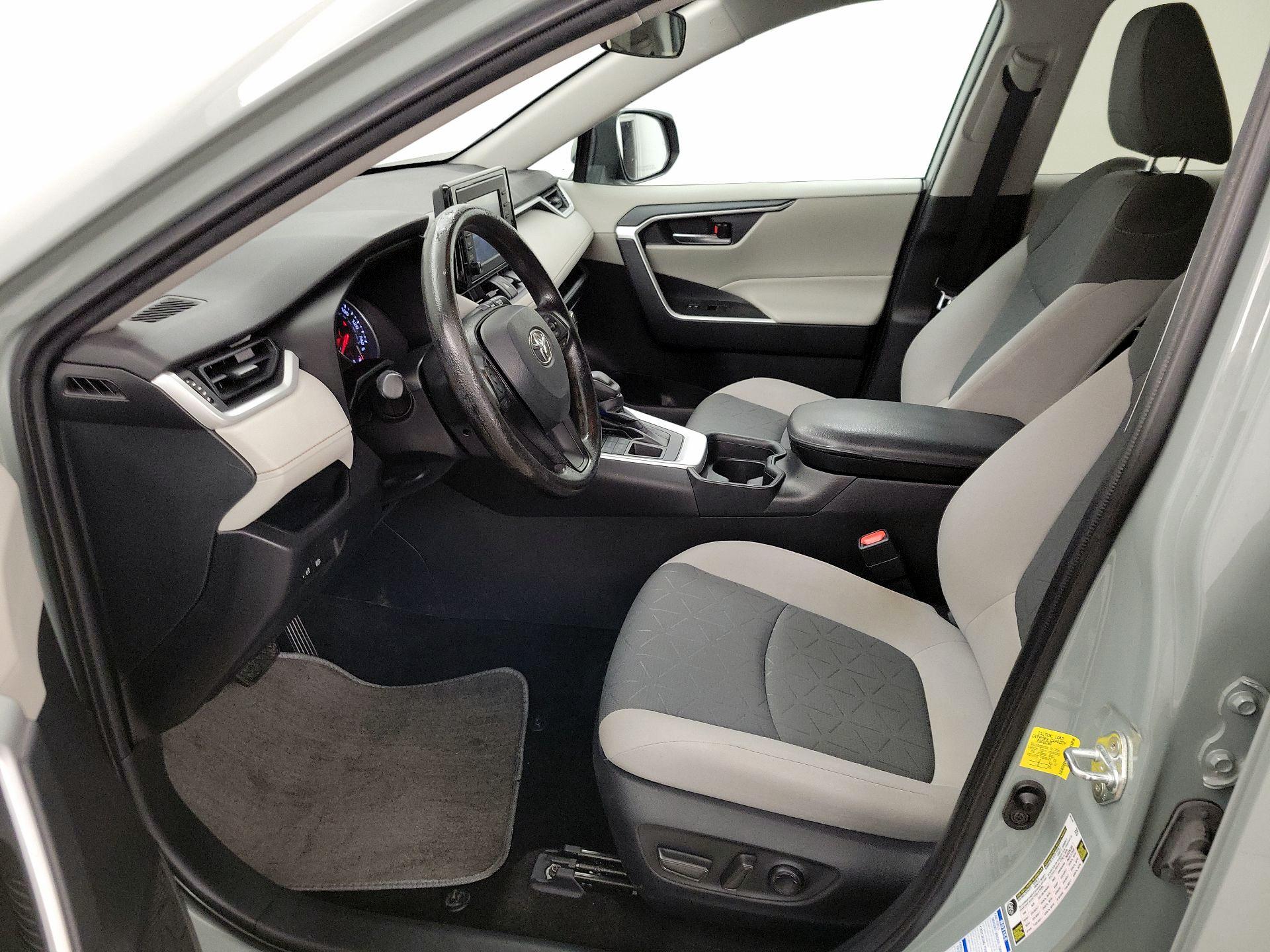 Thumbnail: 2021 Toyota RAV4 - 11