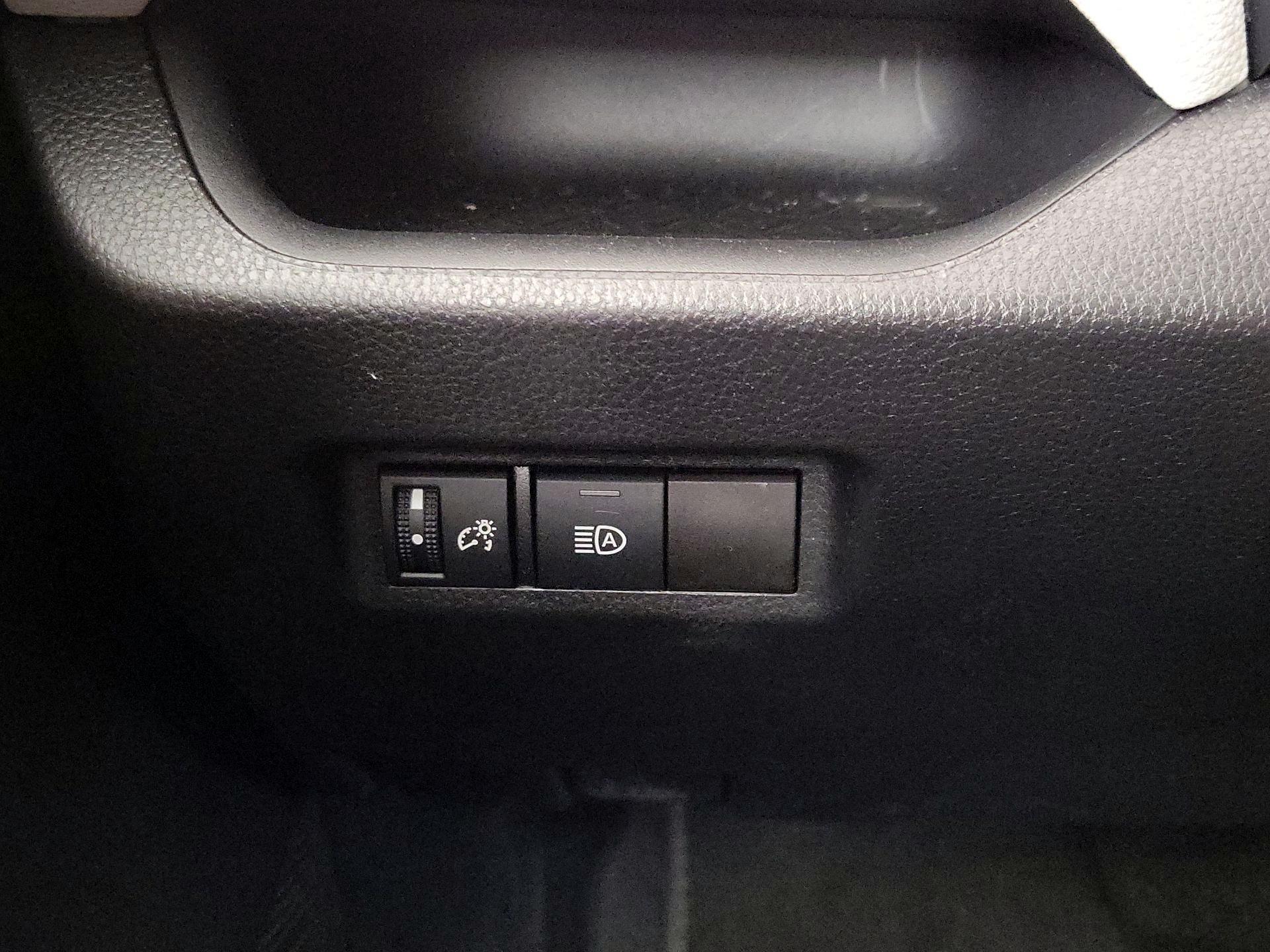 Thumbnail: 2021 Toyota RAV4 - 13