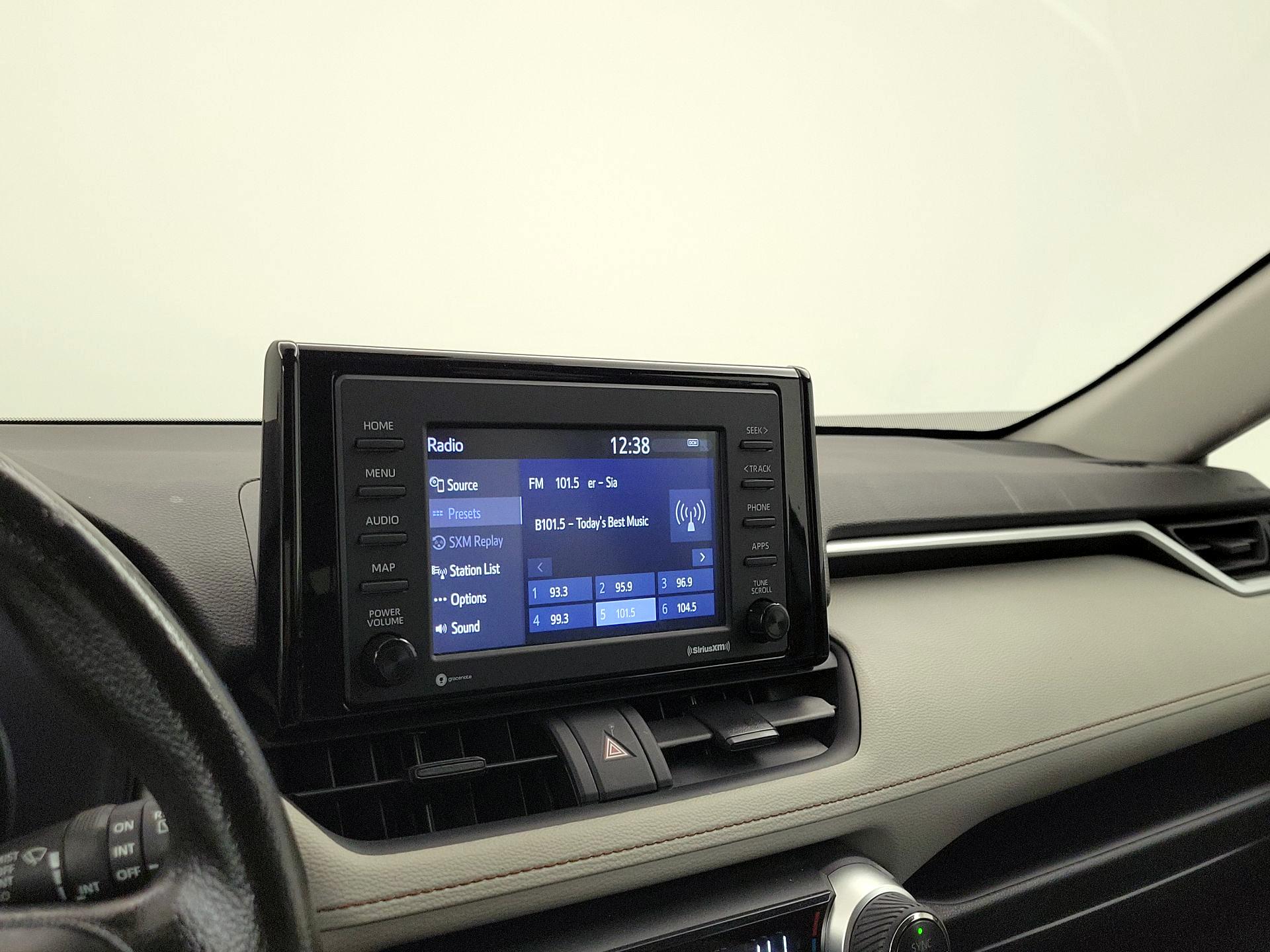 Thumbnail: 2021 Toyota RAV4 - 15