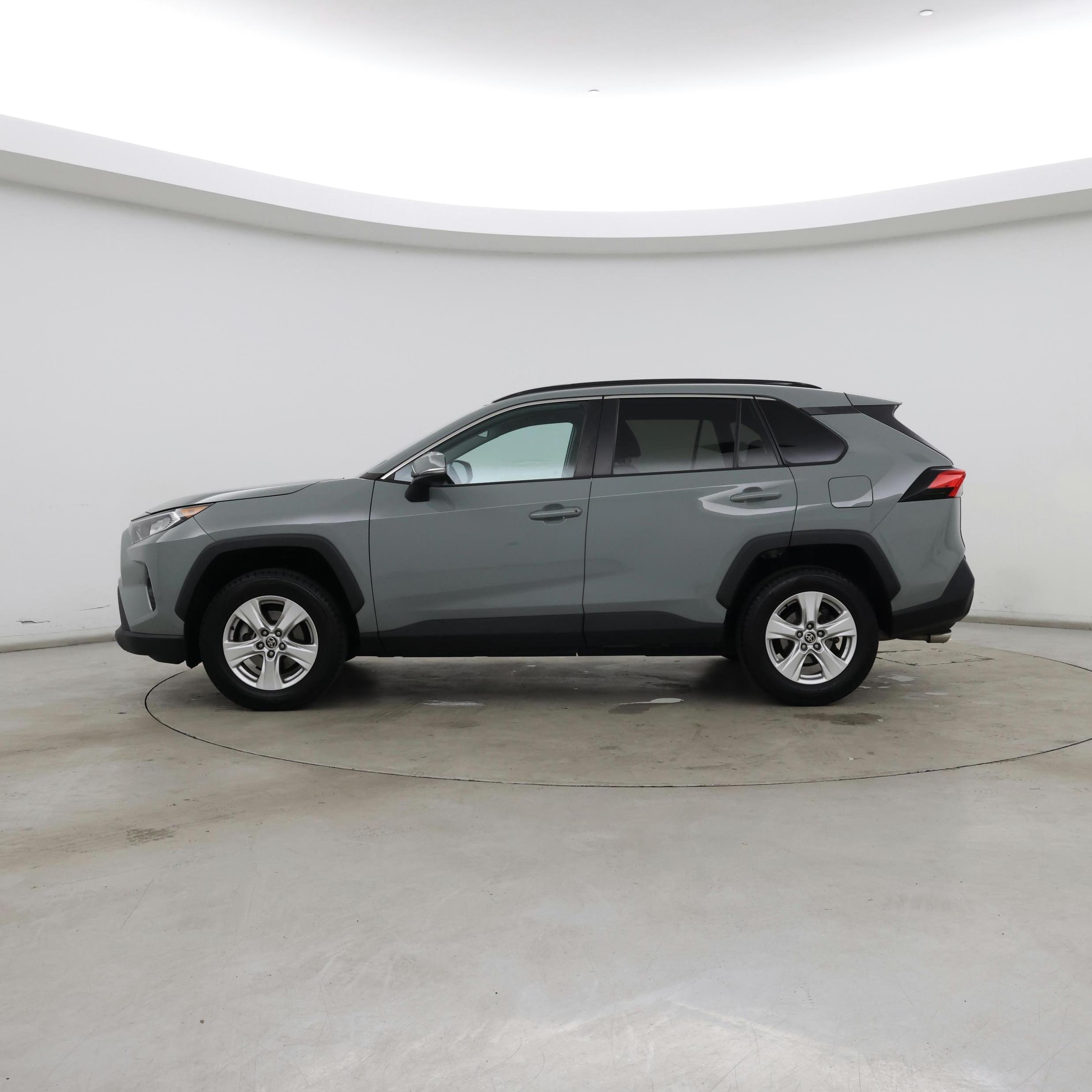 Thumbnail: 2021 Toyota RAV4 - 3