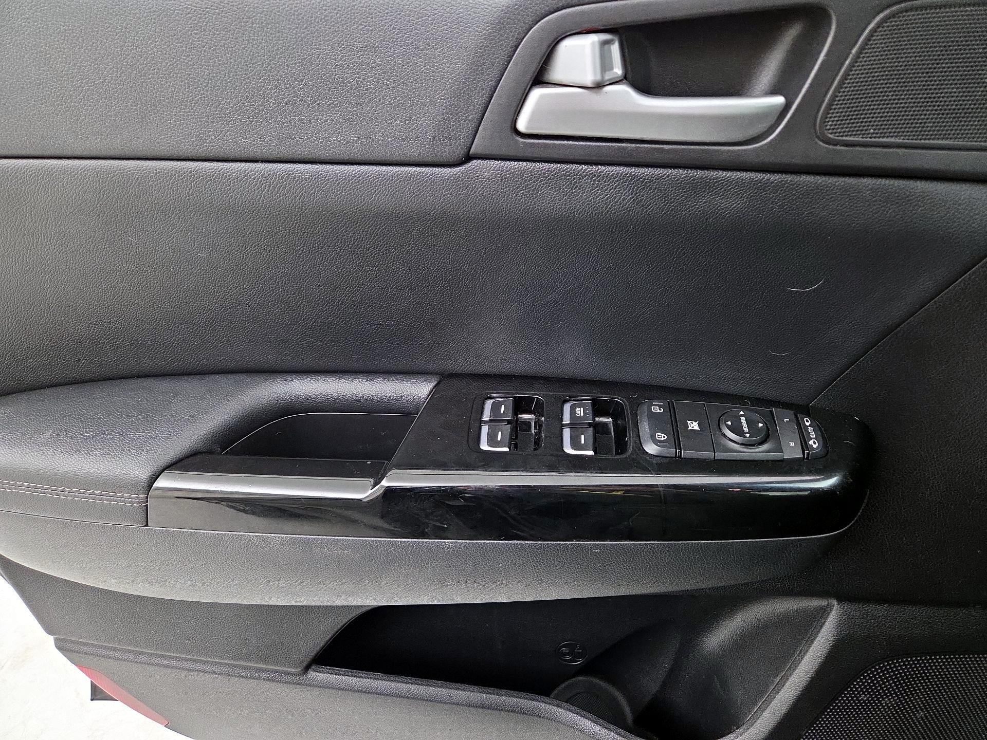 Thumbnail: 2018 Kia Sportage - 12