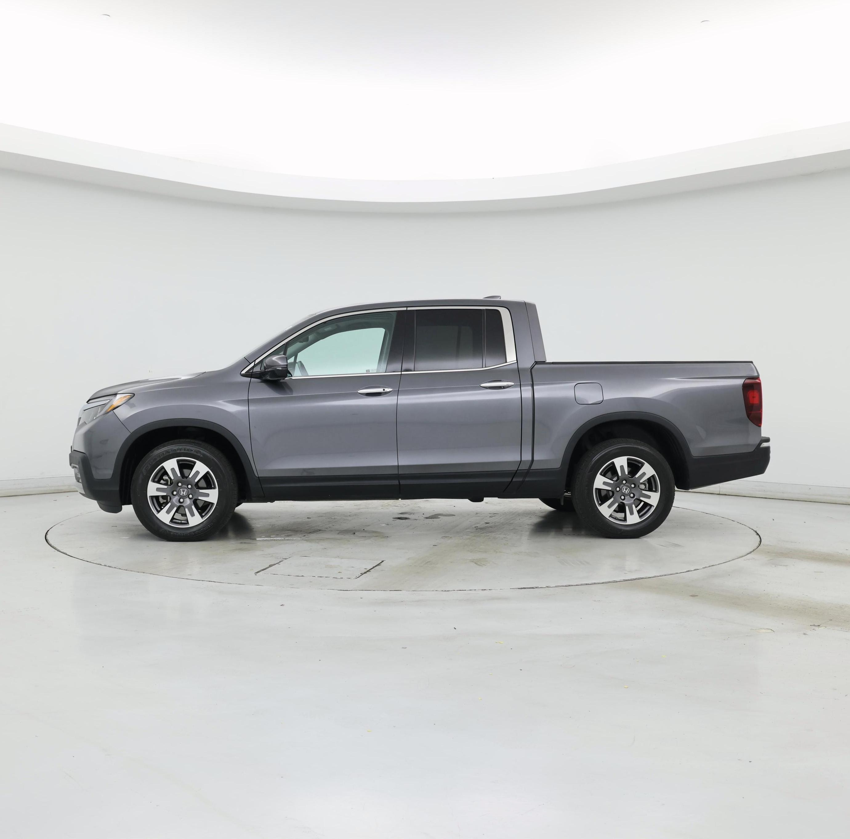 Thumbnail: 2017 Honda Ridgeline - 3