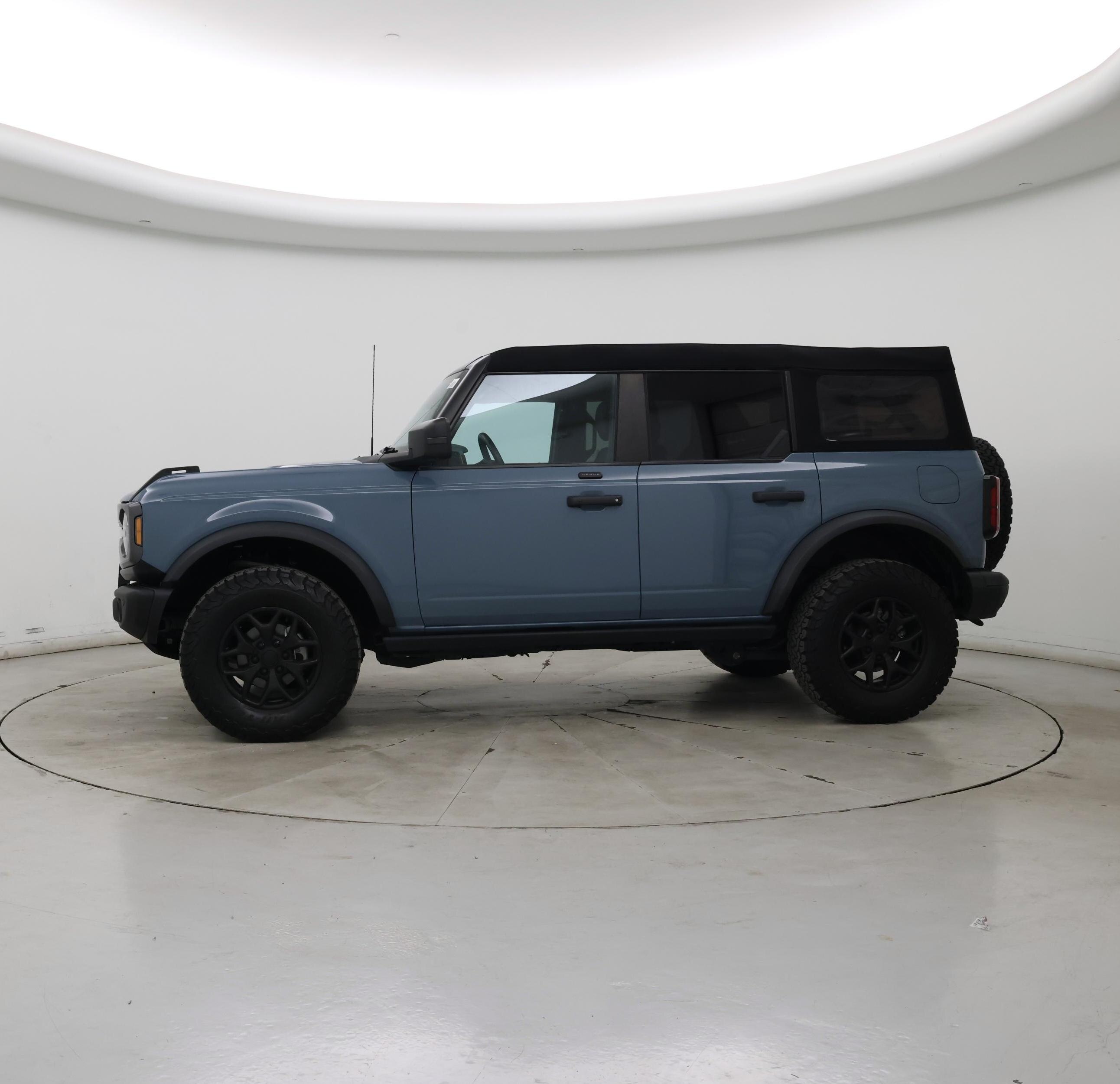 Thumbnail: 2023 Ford Bronco - 3