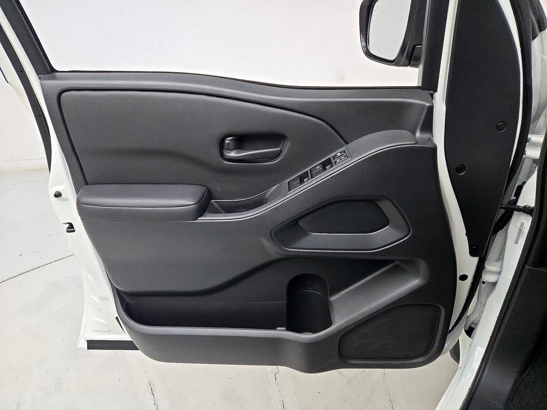 Thumbnail: 2025 Nissan Frontier - 12