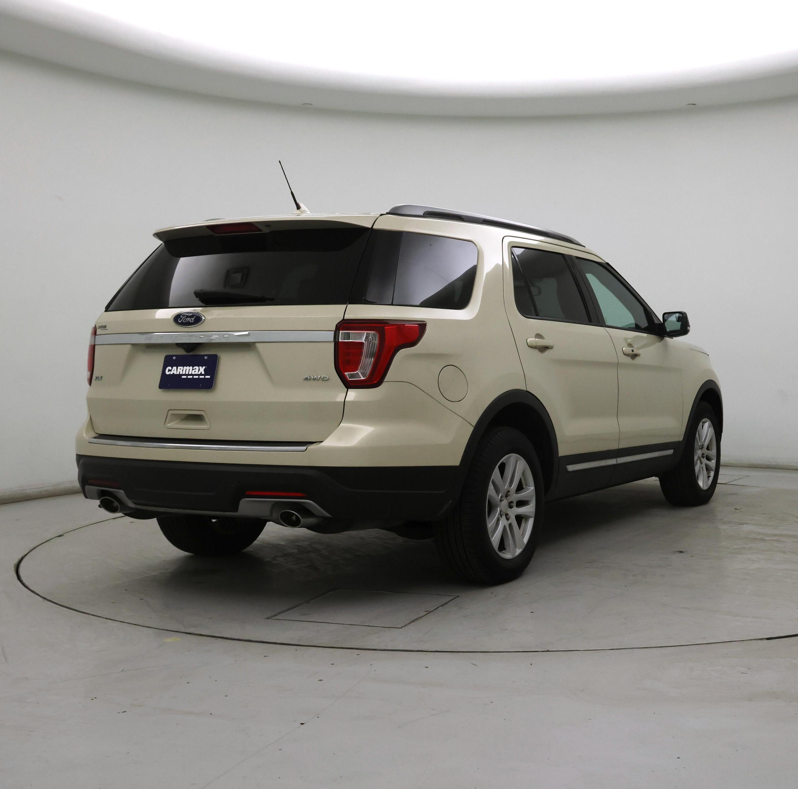 Thumbnail: 2018 Ford Explorer - 8