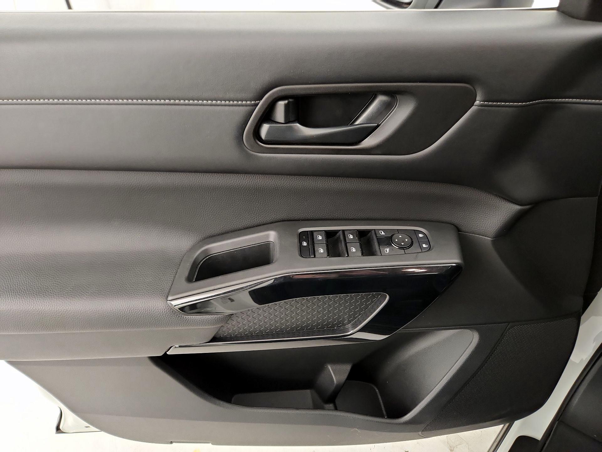 Thumbnail: 2024 Nissan Pathfinder - 12