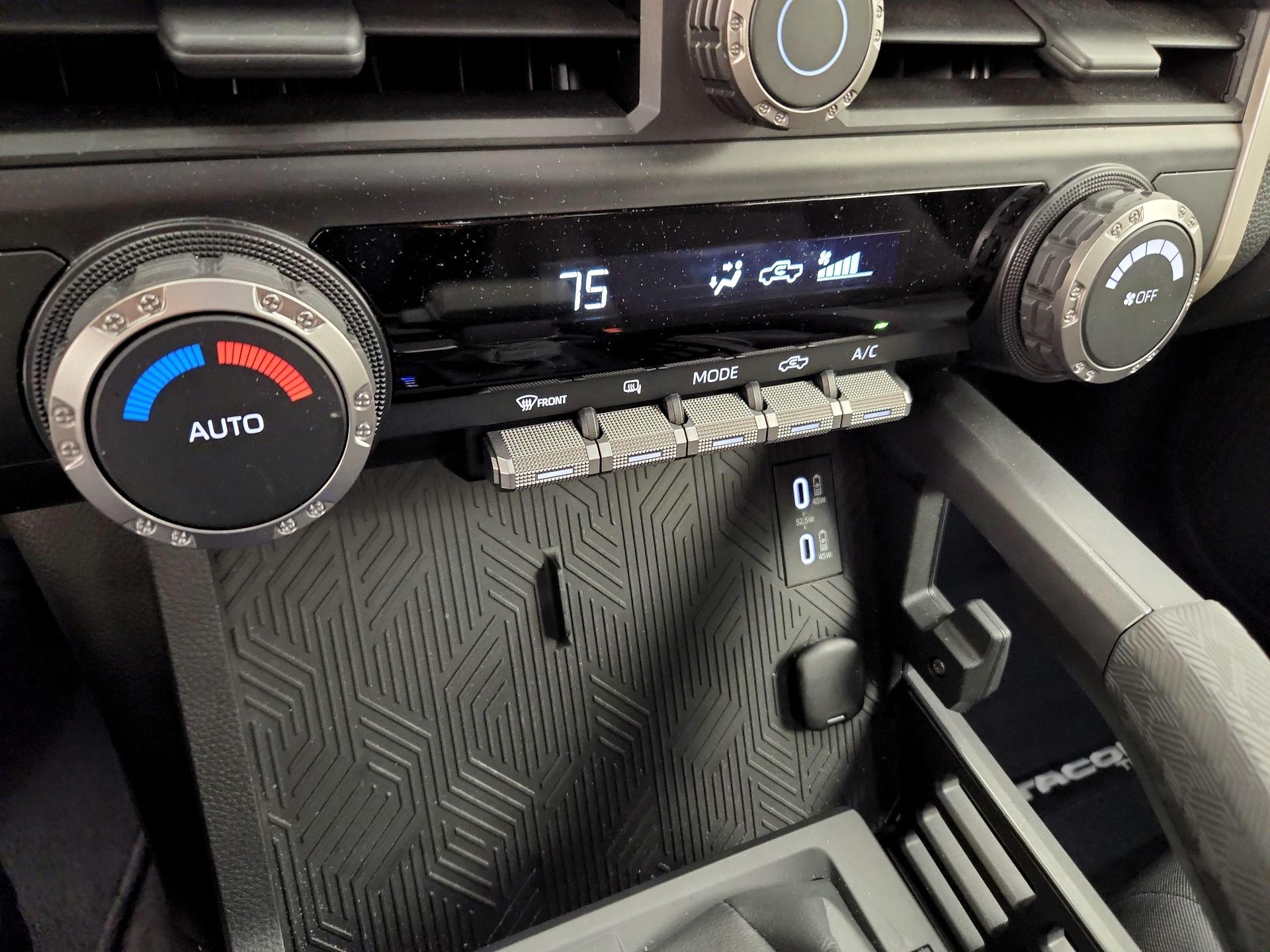 Thumbnail: 2024 Toyota Tacoma - 17