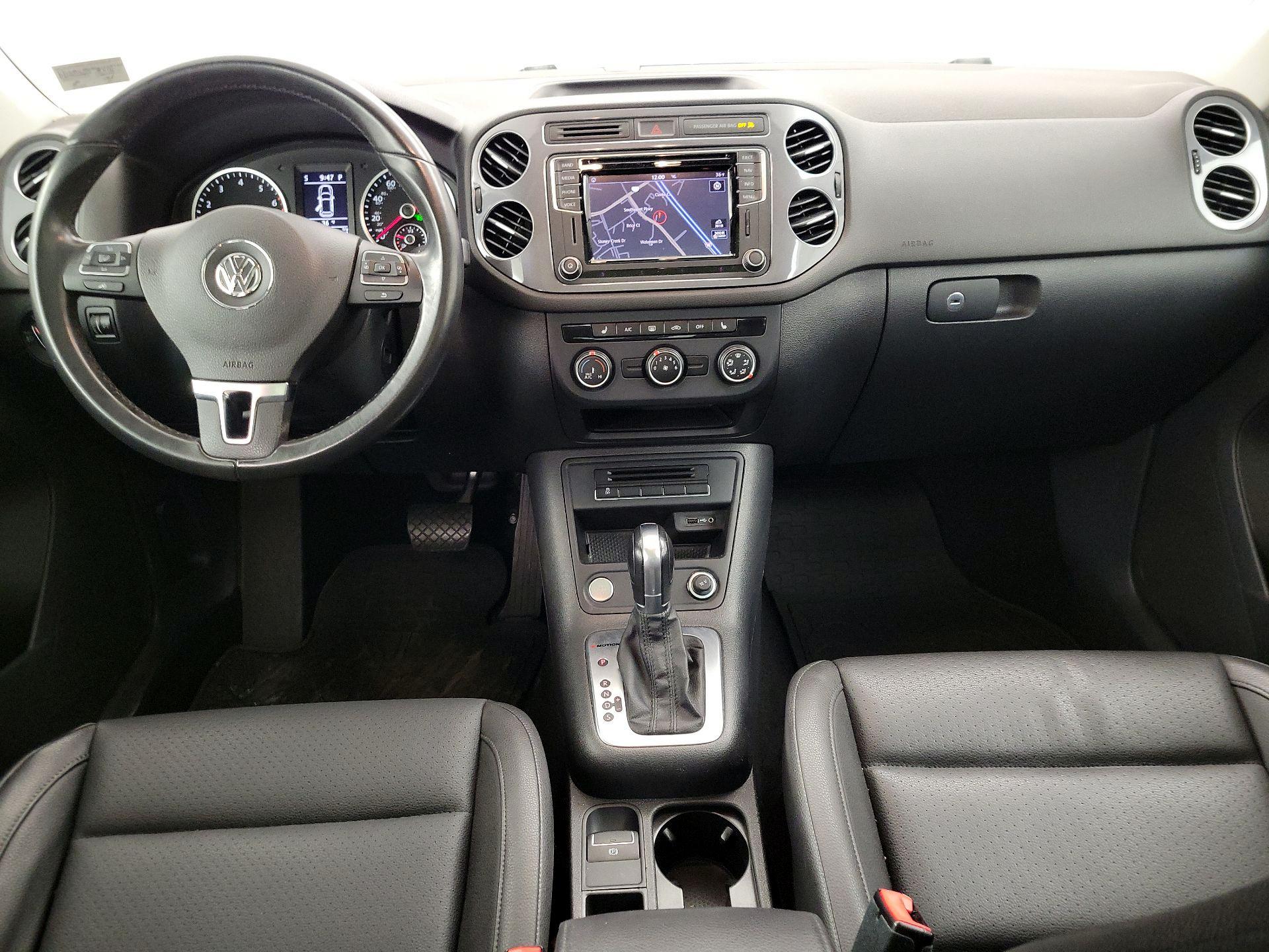 Thumbnail: 2016 Volkswagen Tiguan - 9