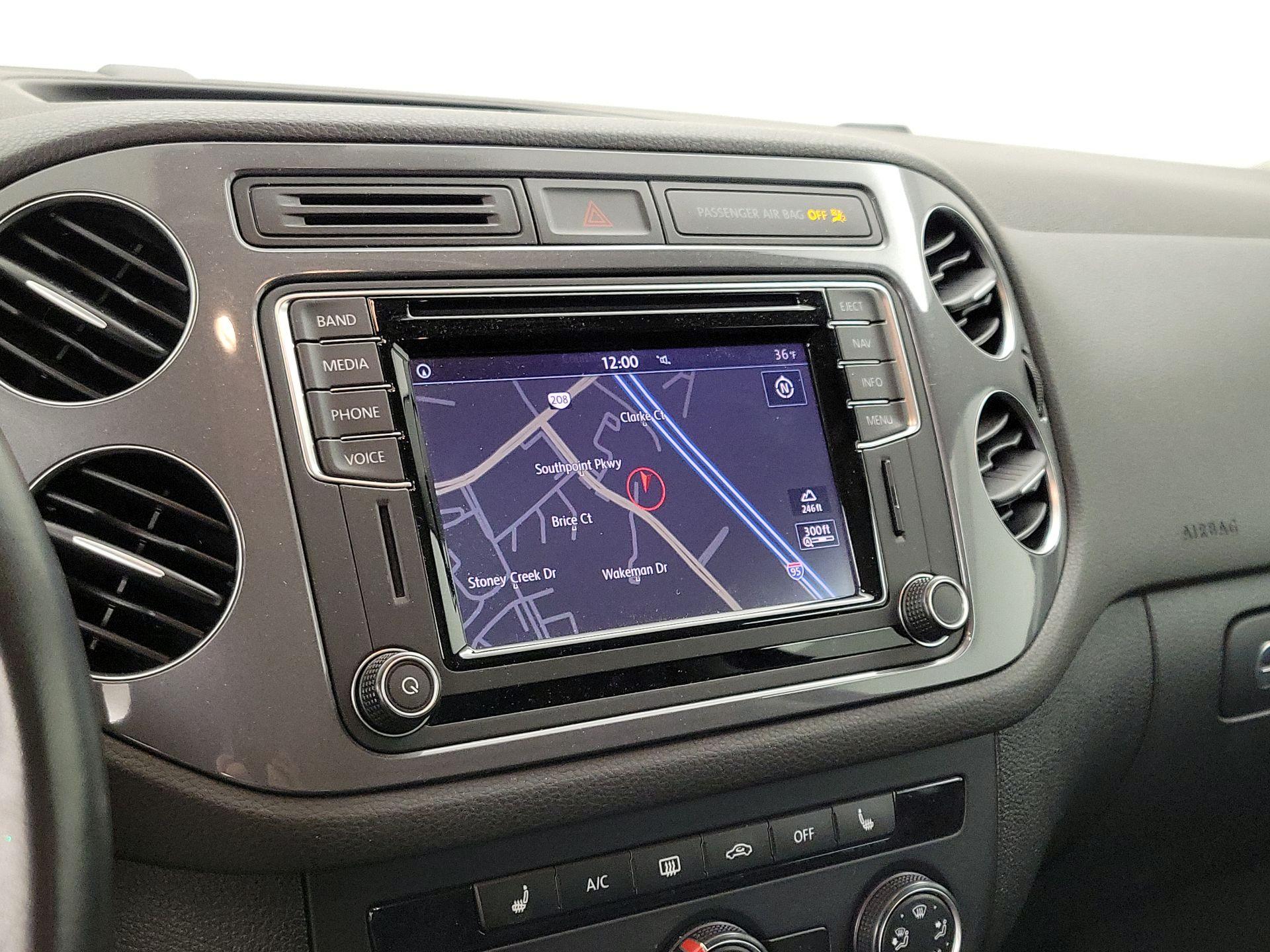 Thumbnail: 2016 Volkswagen Tiguan - 14