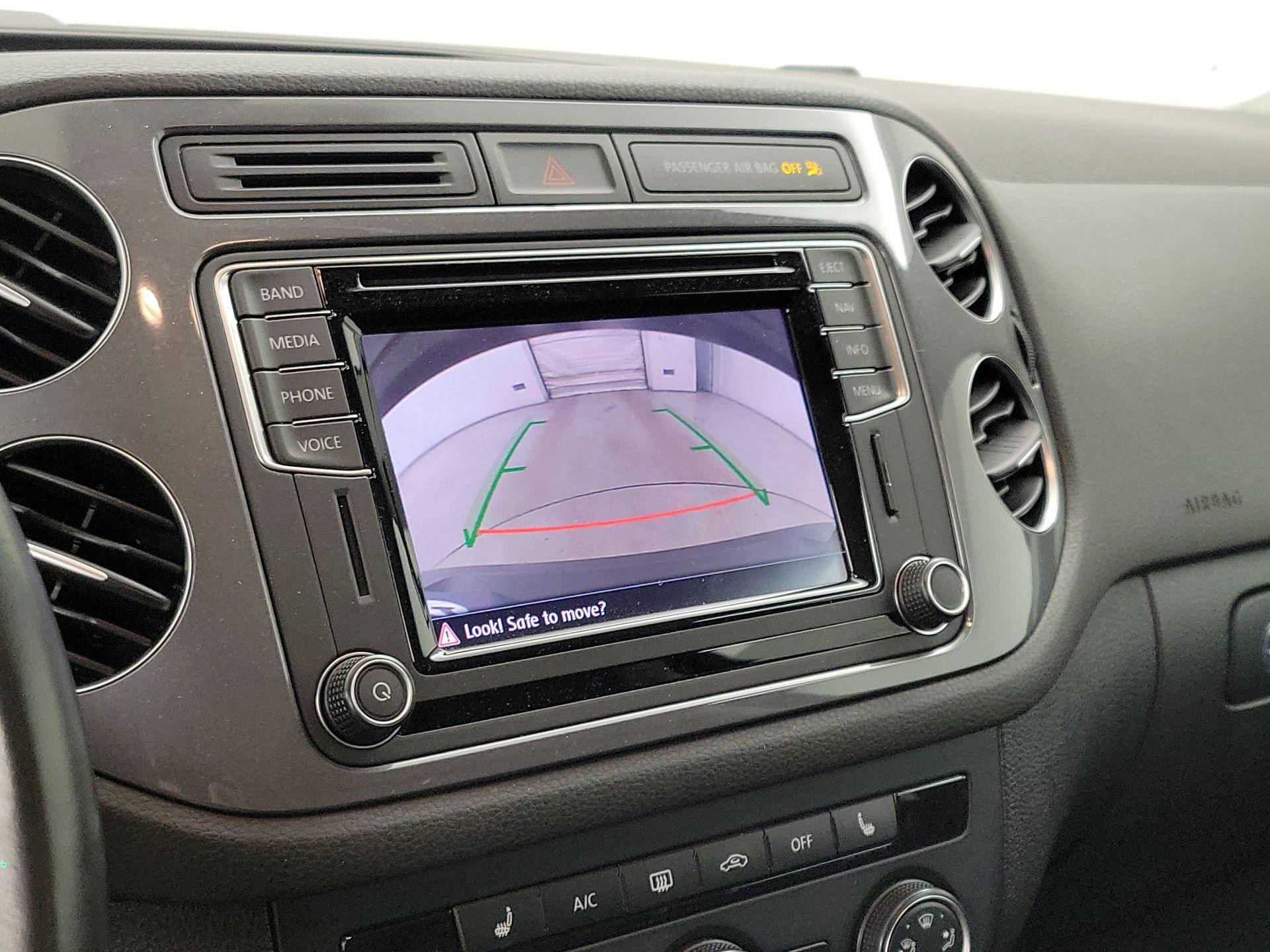 Thumbnail: 2016 Volkswagen Tiguan - 15