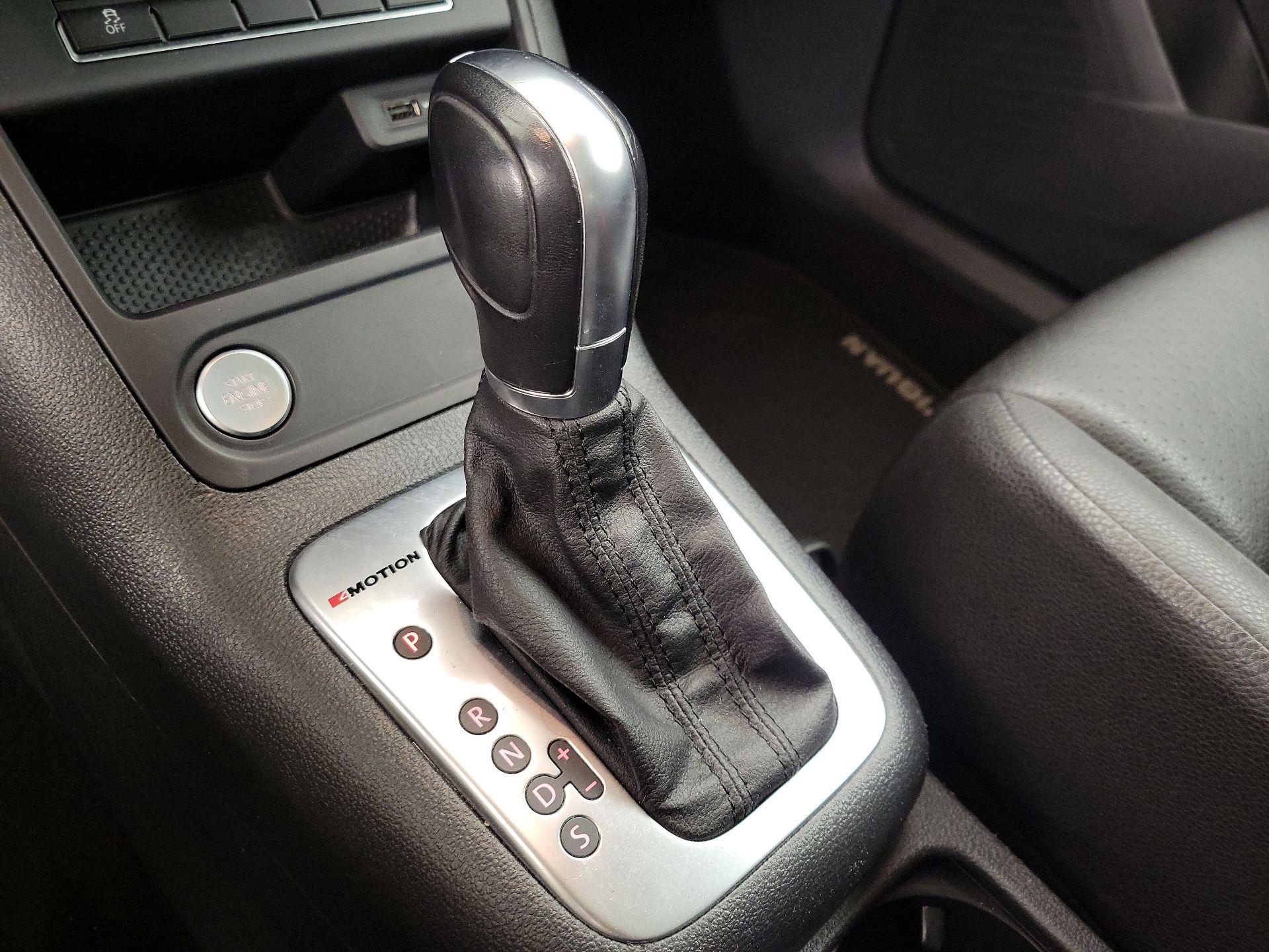 Thumbnail: 2016 Volkswagen Tiguan - 18