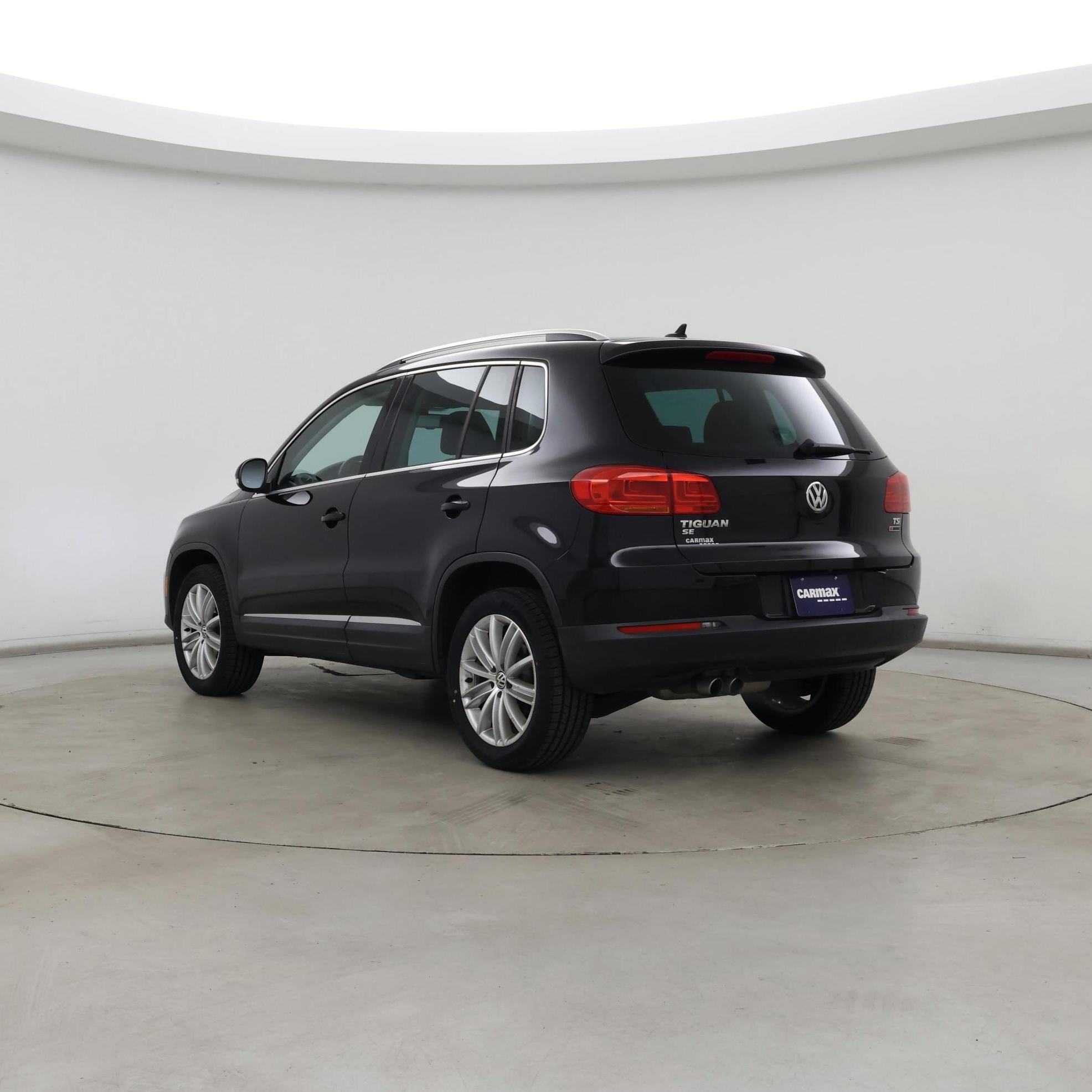 Thumbnail: 2016 Volkswagen Tiguan - 2
