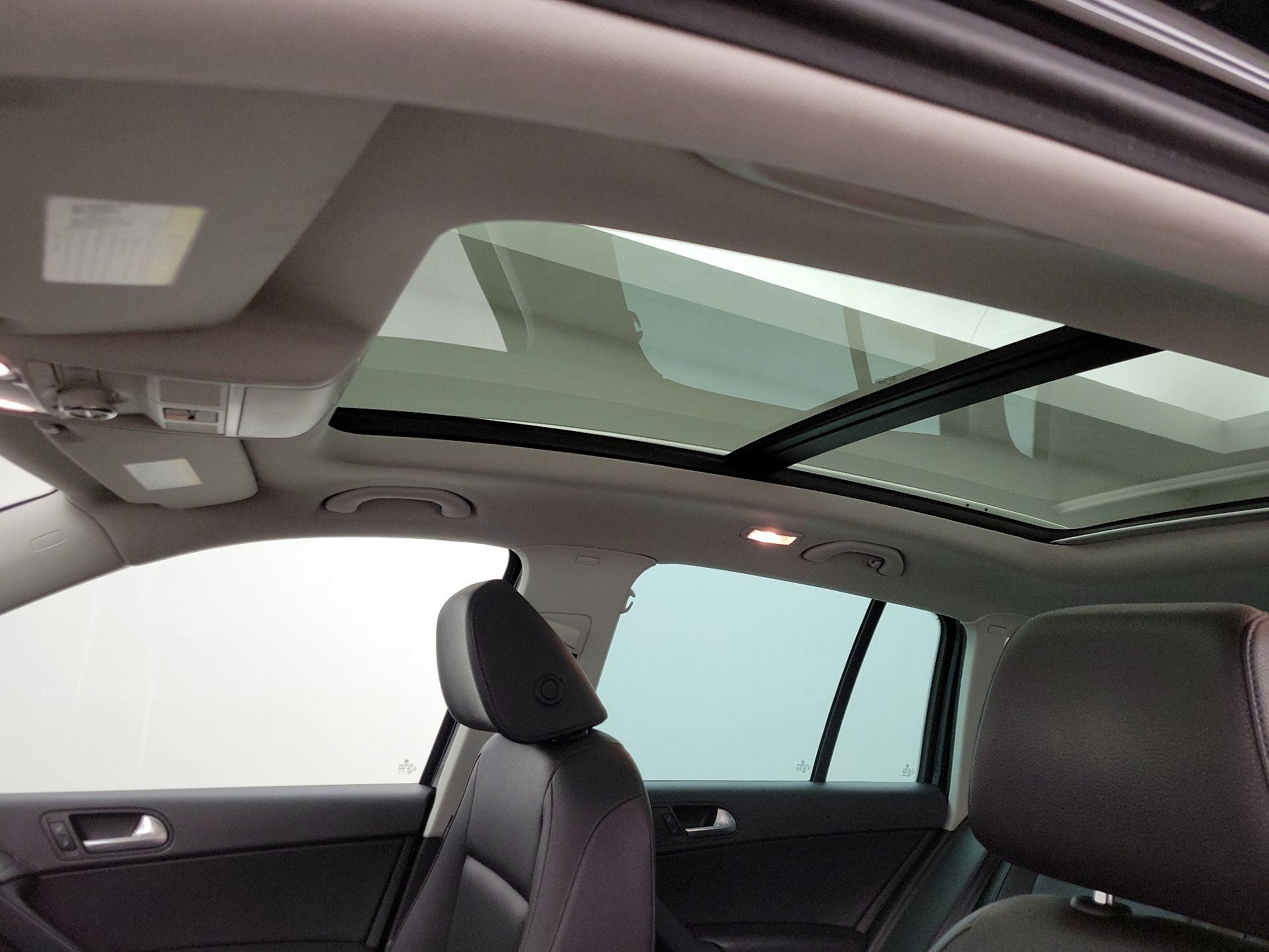 Thumbnail: 2016 Volkswagen Tiguan - 20