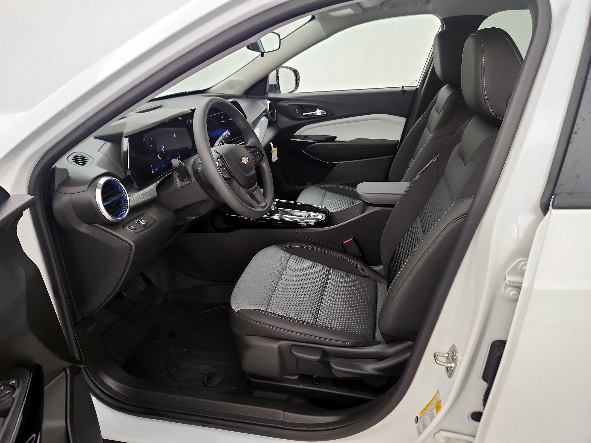 Thumbnail: 2025 Chevrolet Trax - 11