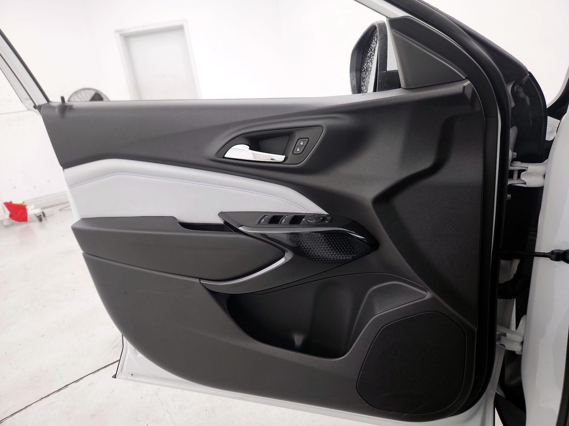 Thumbnail: 2025 Chevrolet Trax - 12