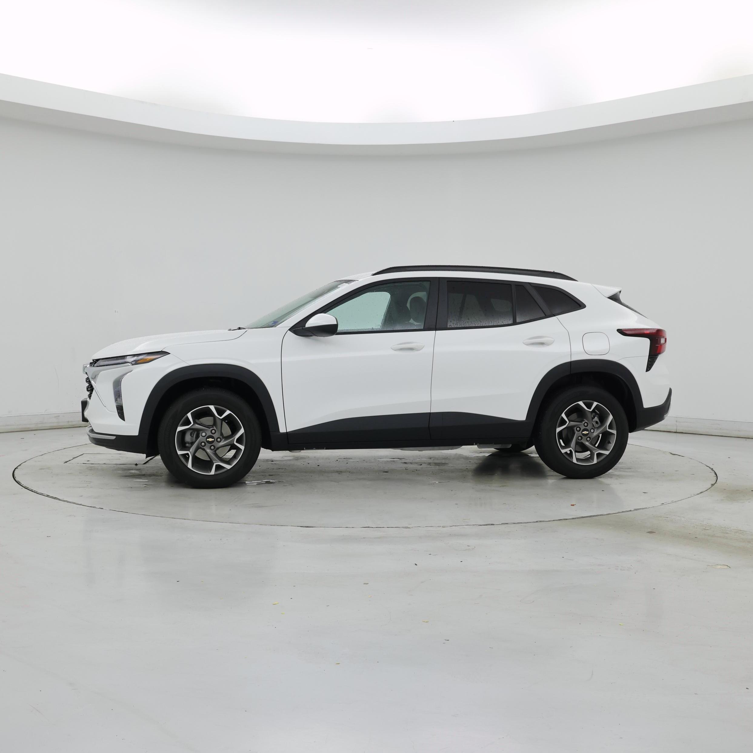 Thumbnail: 2025 Chevrolet Trax - 3