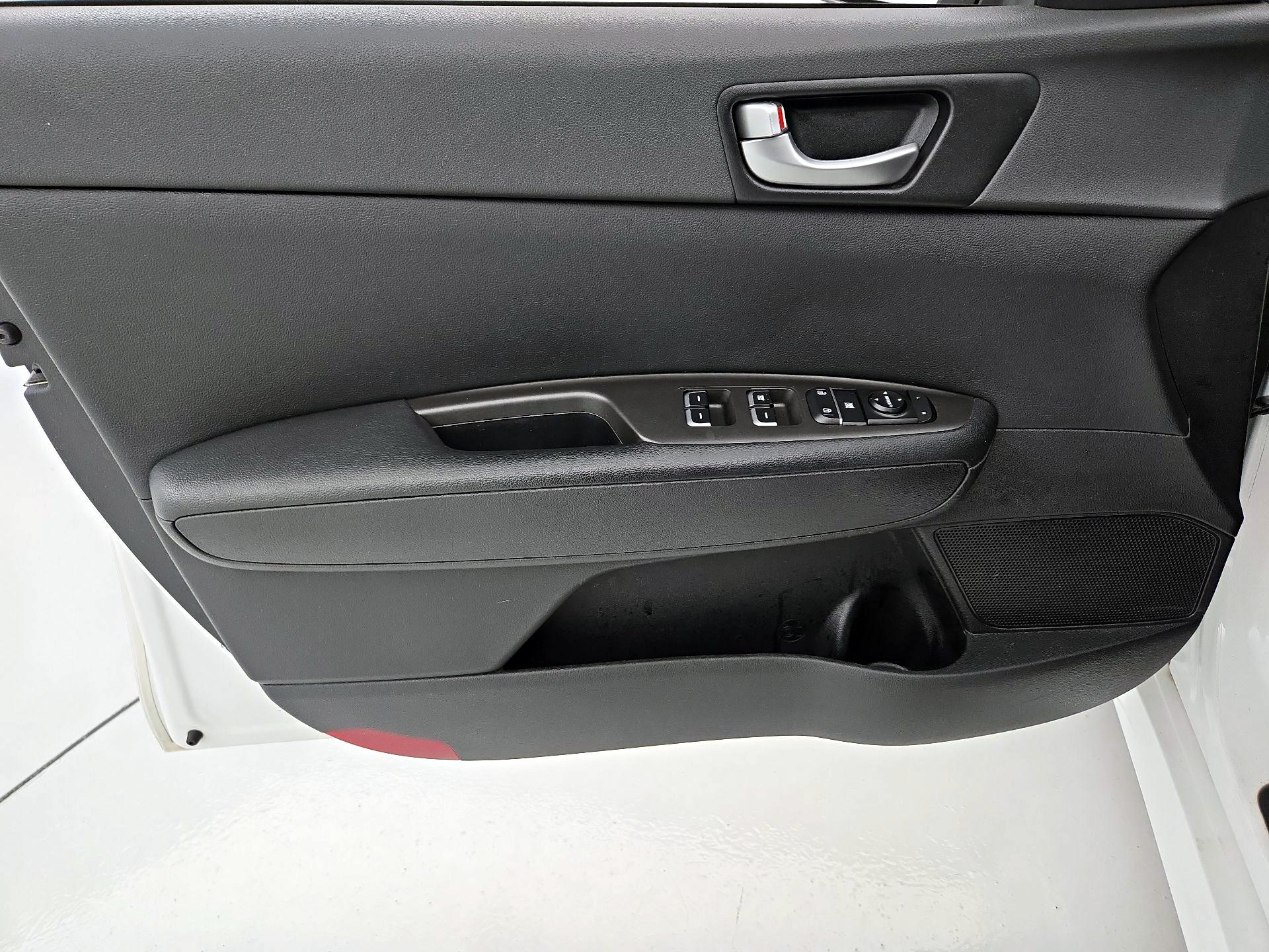 Thumbnail: 2018 Kia Optima - 12