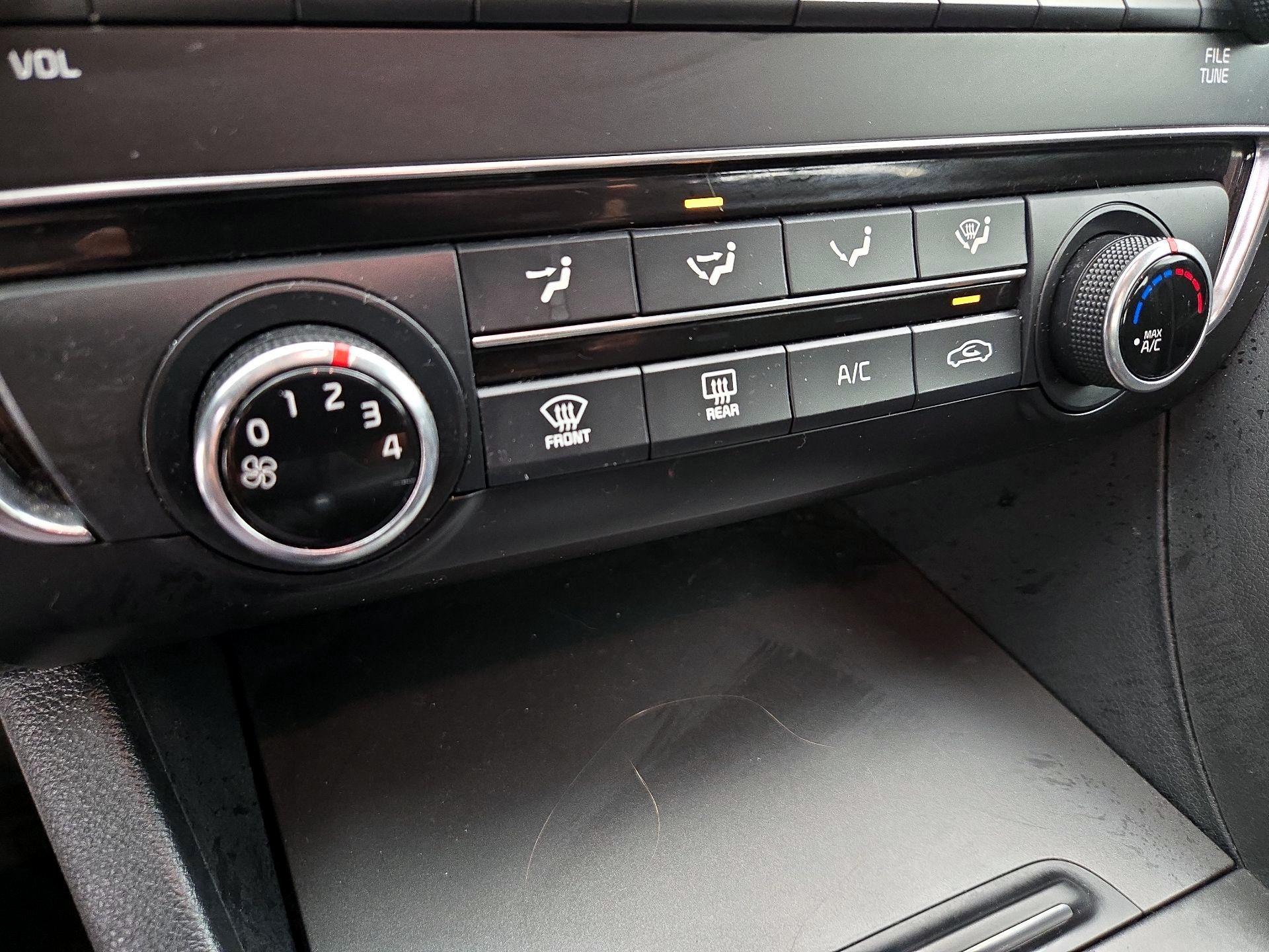 Thumbnail: 2018 Kia Optima - 16