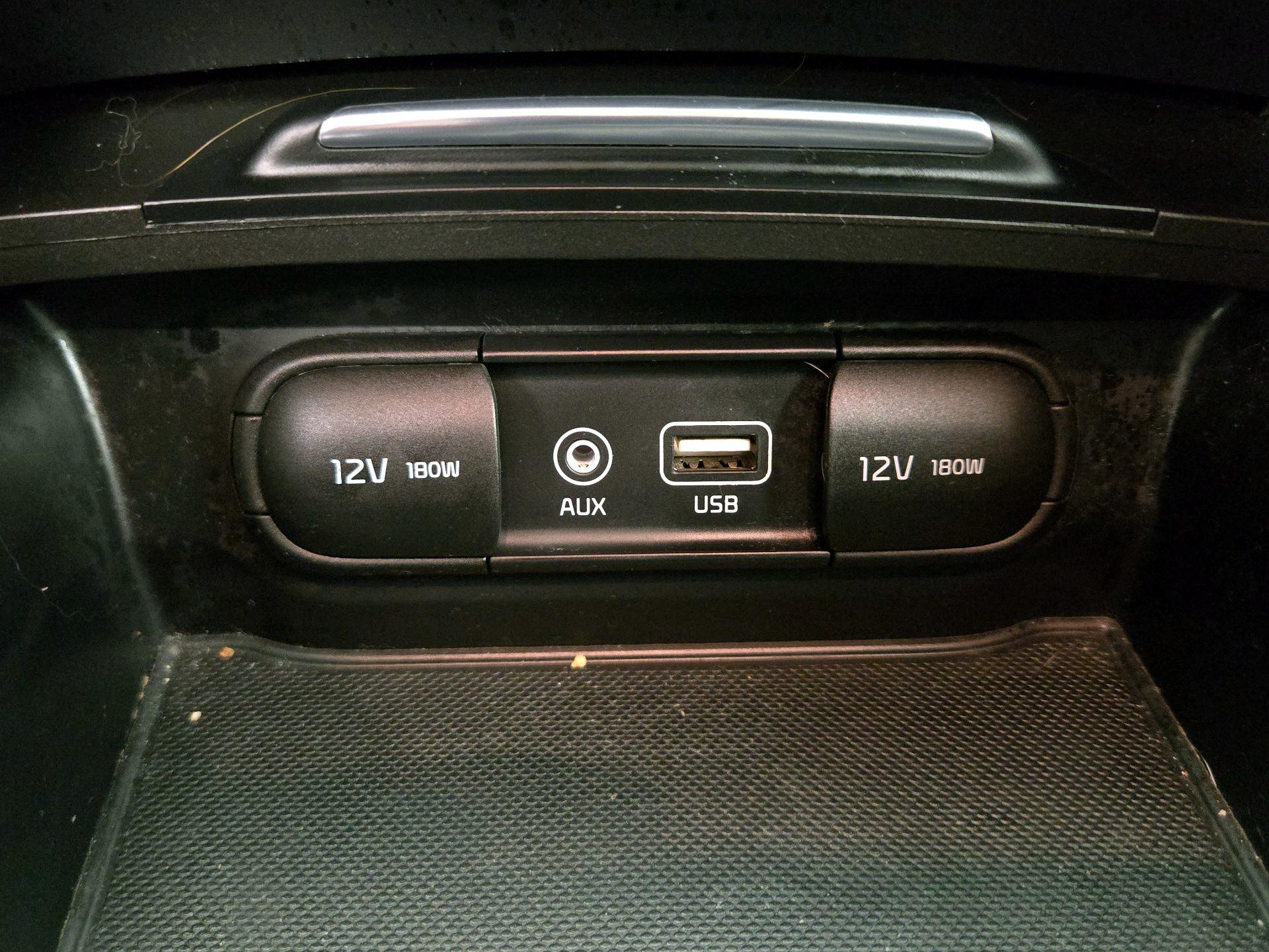 Thumbnail: 2018 Kia Optima - 18