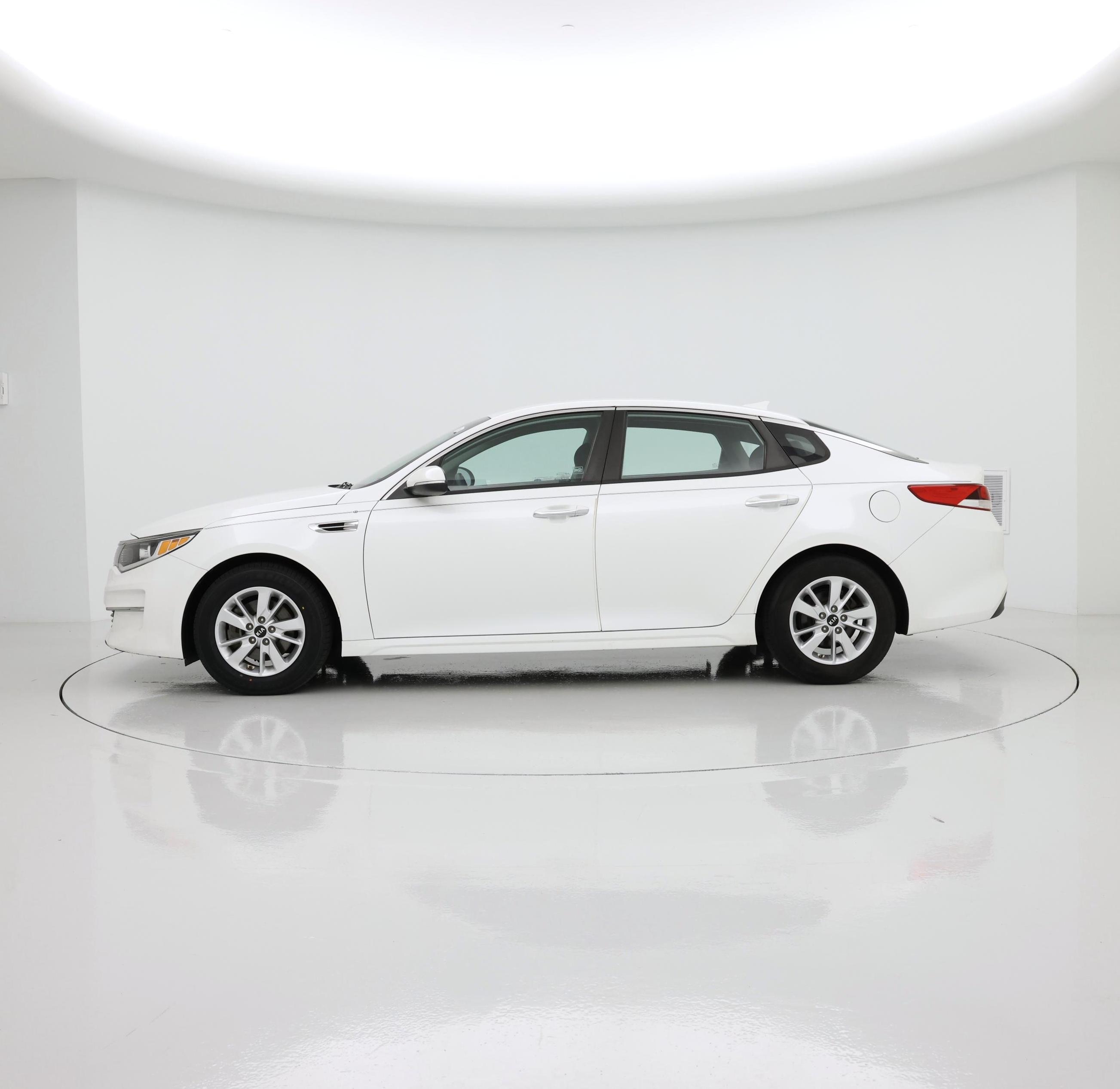 Thumbnail: 2018 Kia Optima - 3