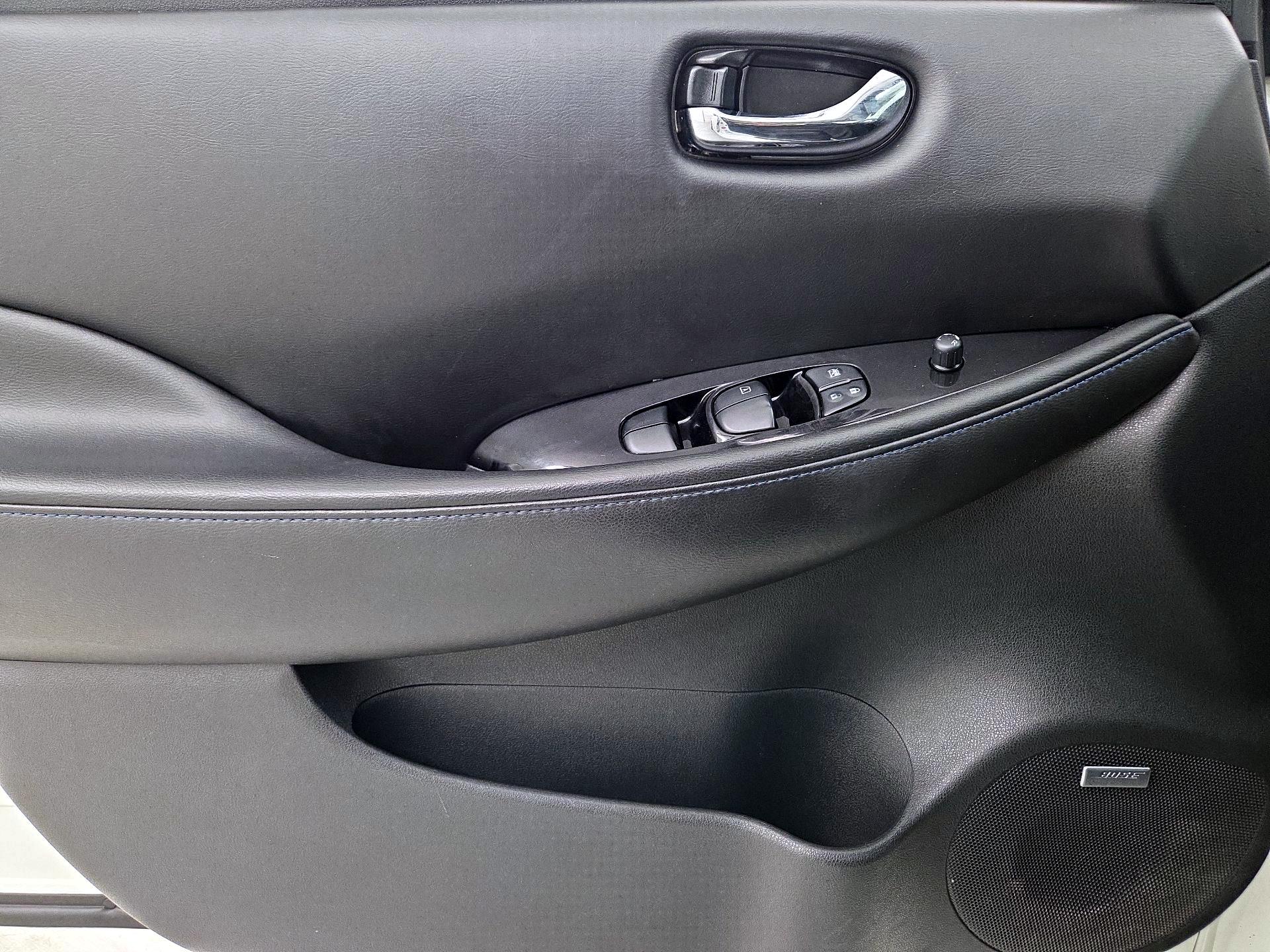 Thumbnail: 2020 Nissan Leaf - 12