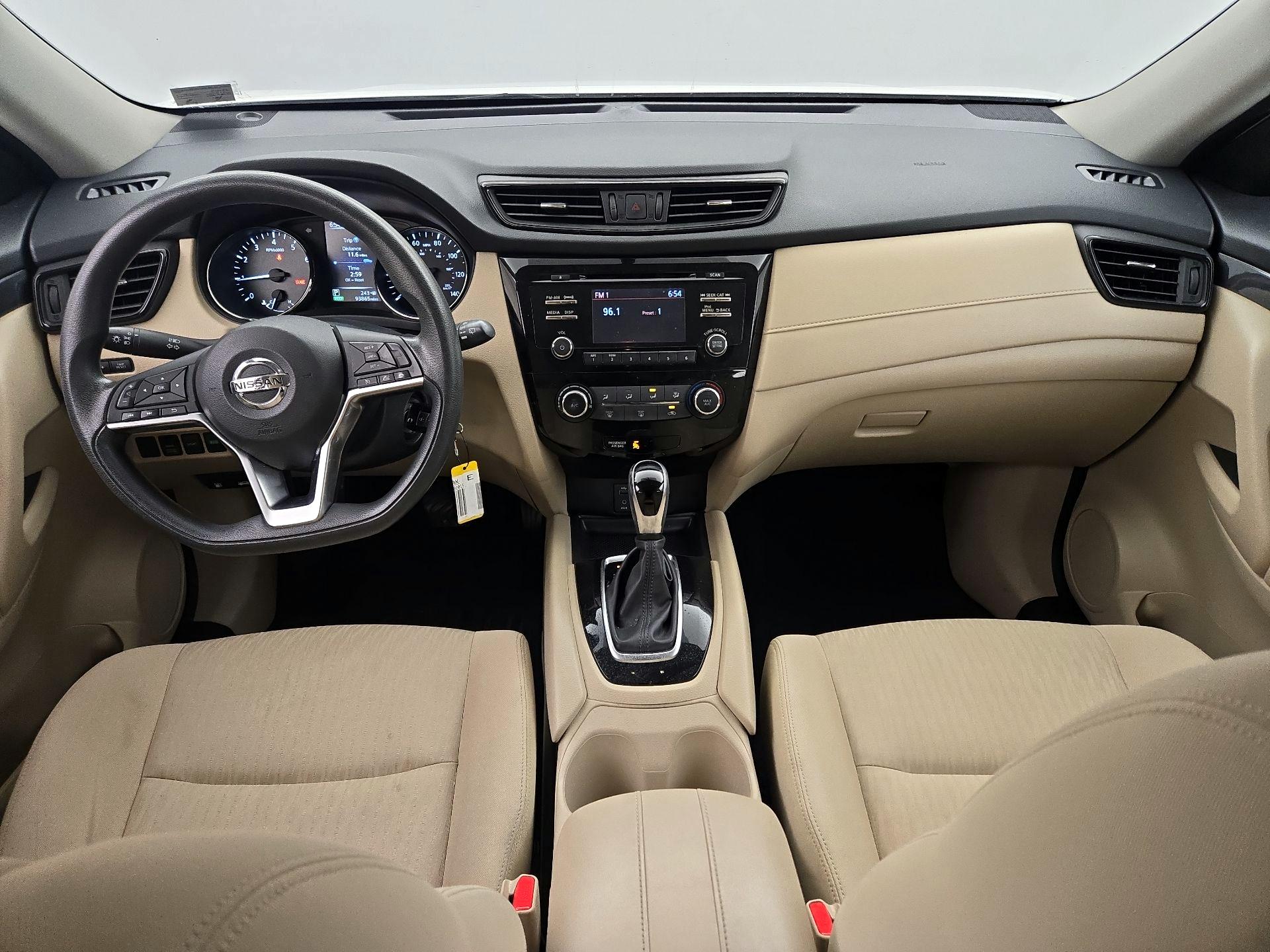 Thumbnail: 2017 Nissan Rogue - 9