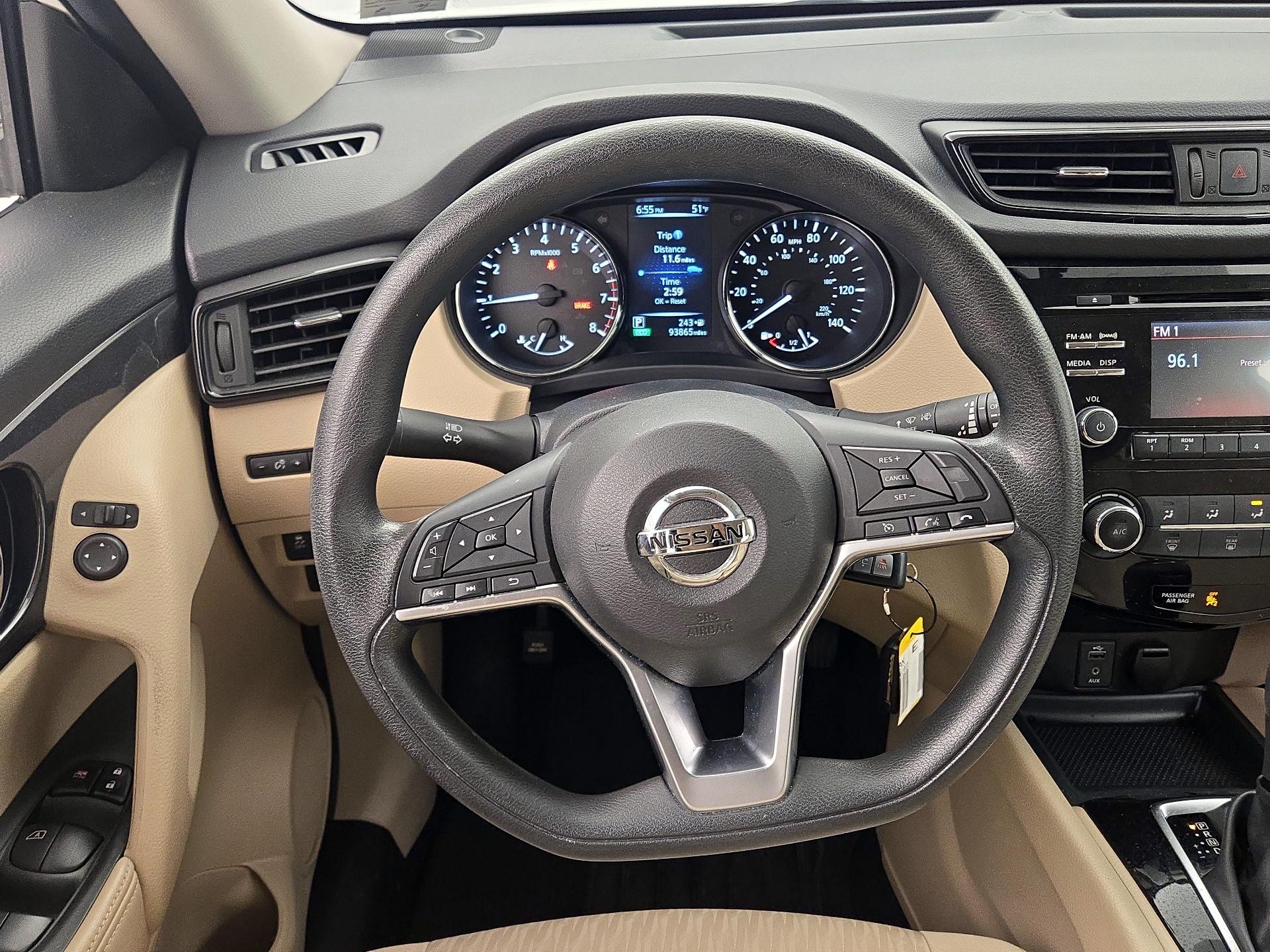 Thumbnail: 2017 Nissan Rogue - 10