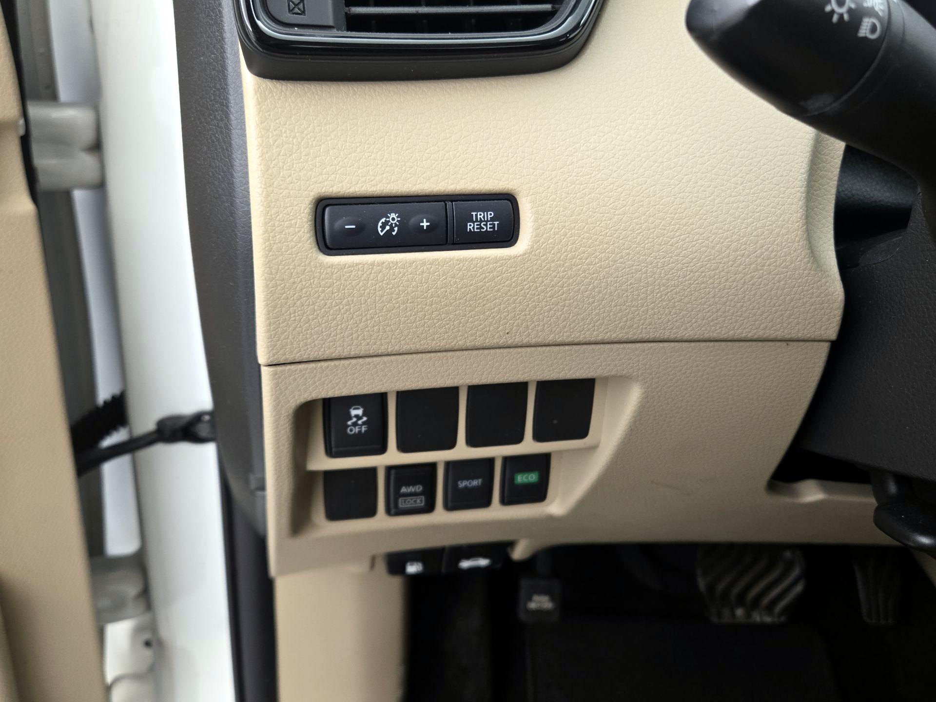 Thumbnail: 2017 Nissan Rogue - 13