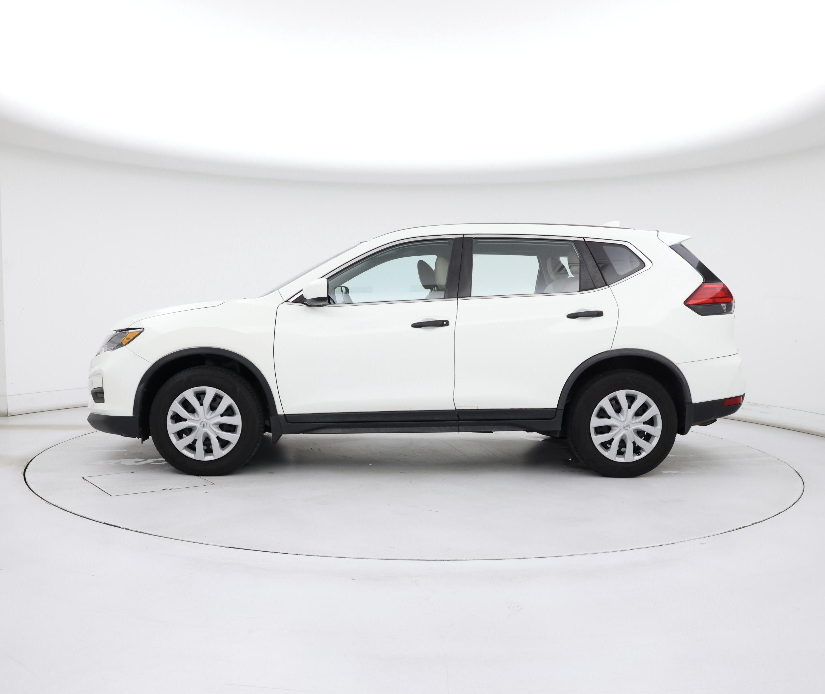 Thumbnail: 2017 Nissan Rogue - 3